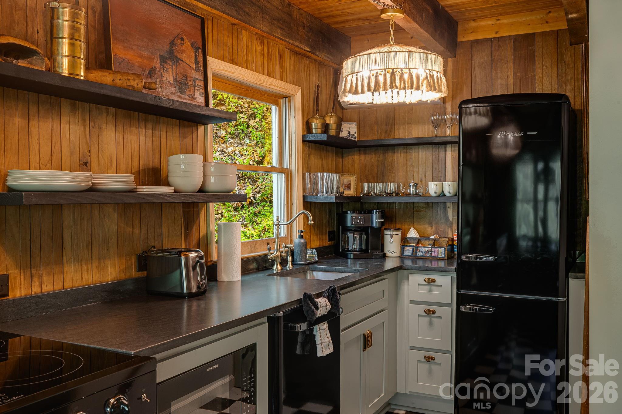 155 Spivey Mountain Road — Asheville
