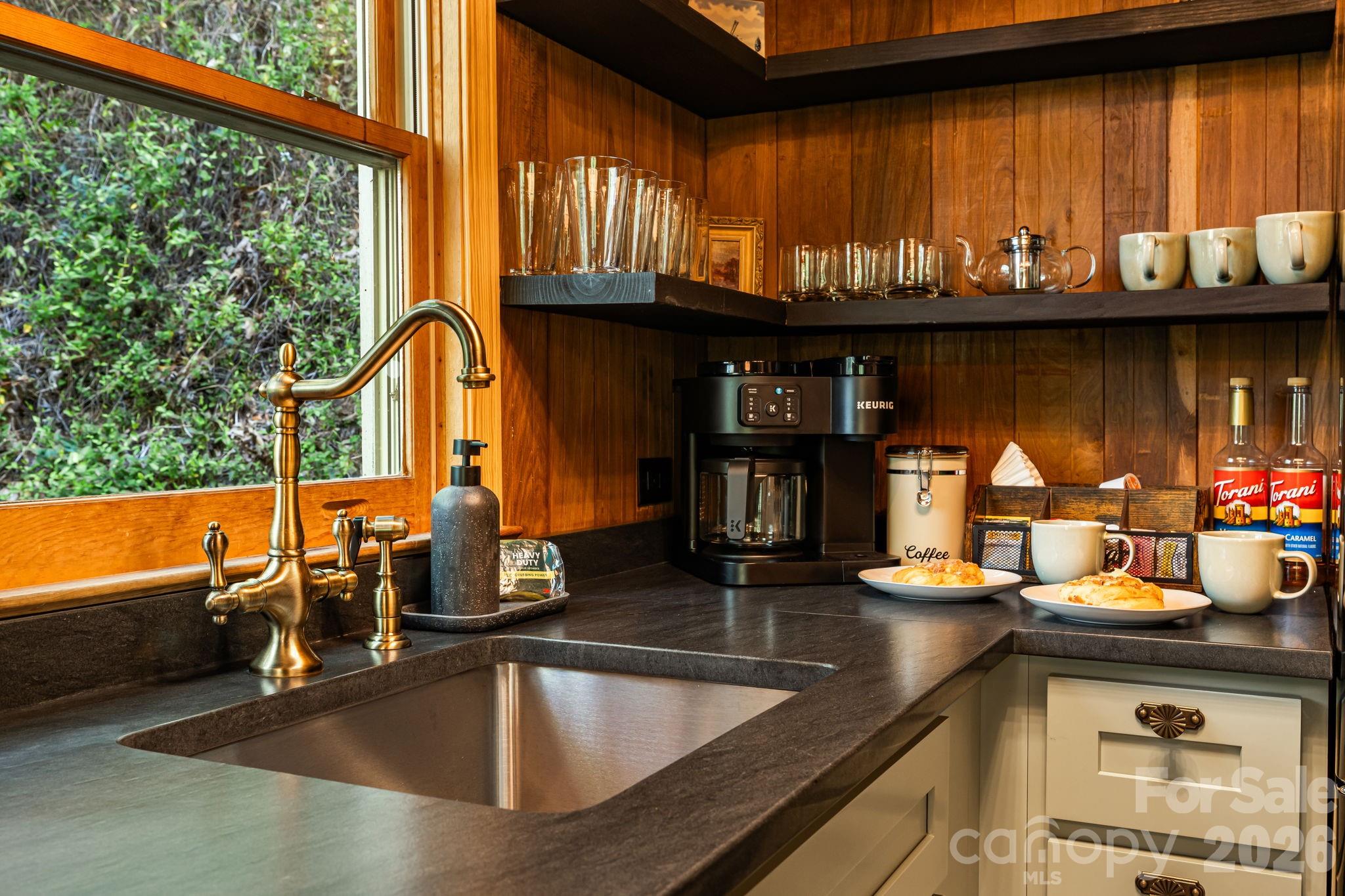 155 Spivey Mountain Road — Asheville