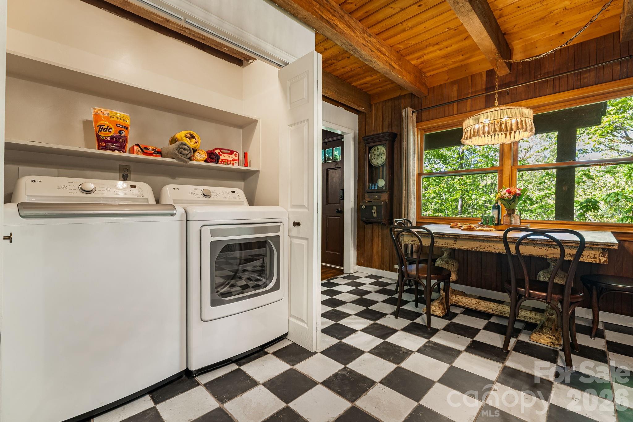 155 Spivey Mountain Road — Asheville