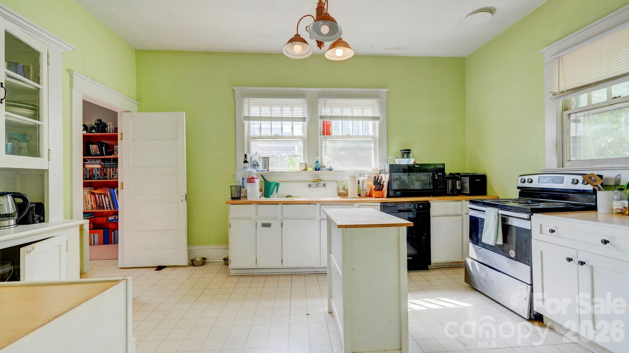 119 Heilig Avenue — Salisbury
