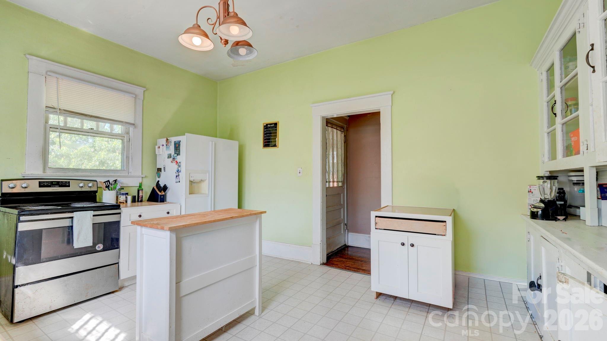 119 Heilig Avenue — Salisbury