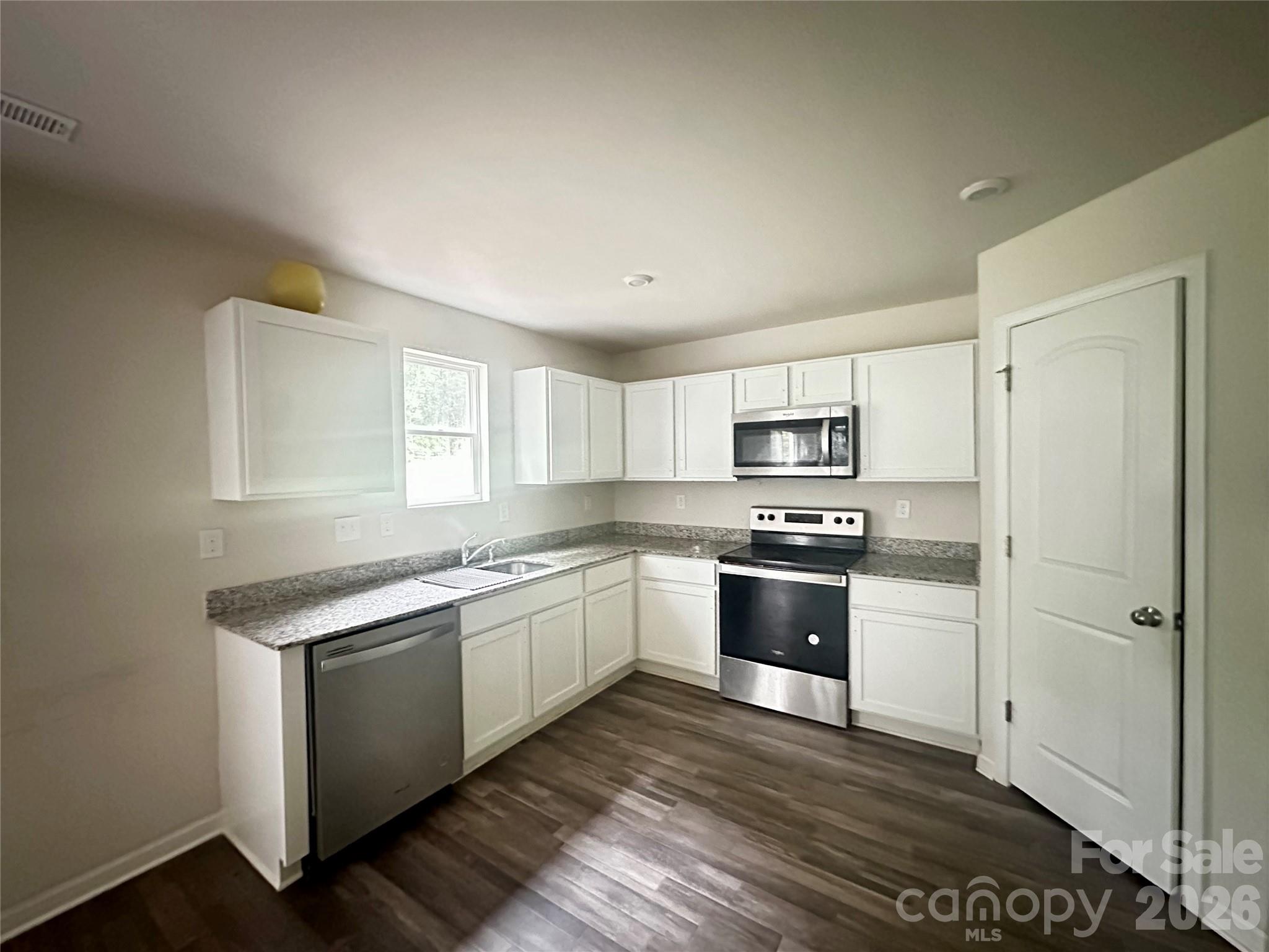 1050 Glenbriar Court — Woodleaf