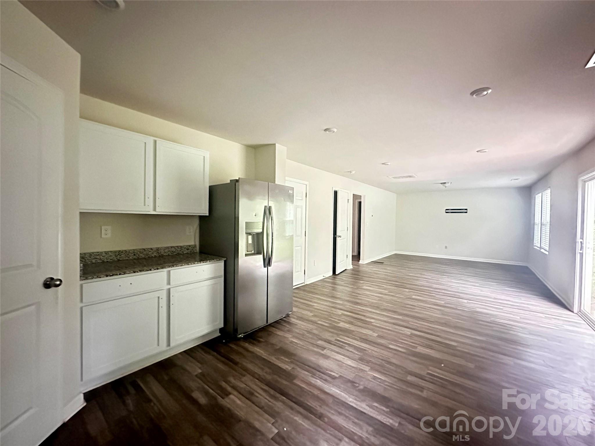 1050 Glenbriar Court — Woodleaf
