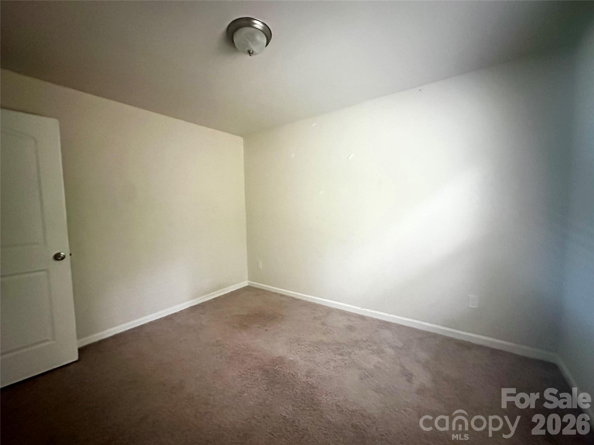 1050 Glenbriar Court — Woodleaf