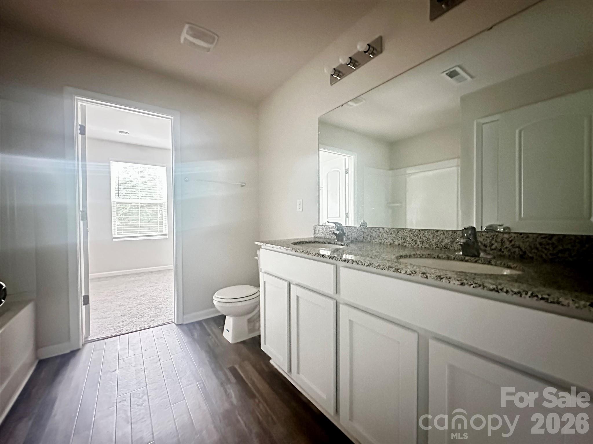 1050 Glenbriar Court — Woodleaf