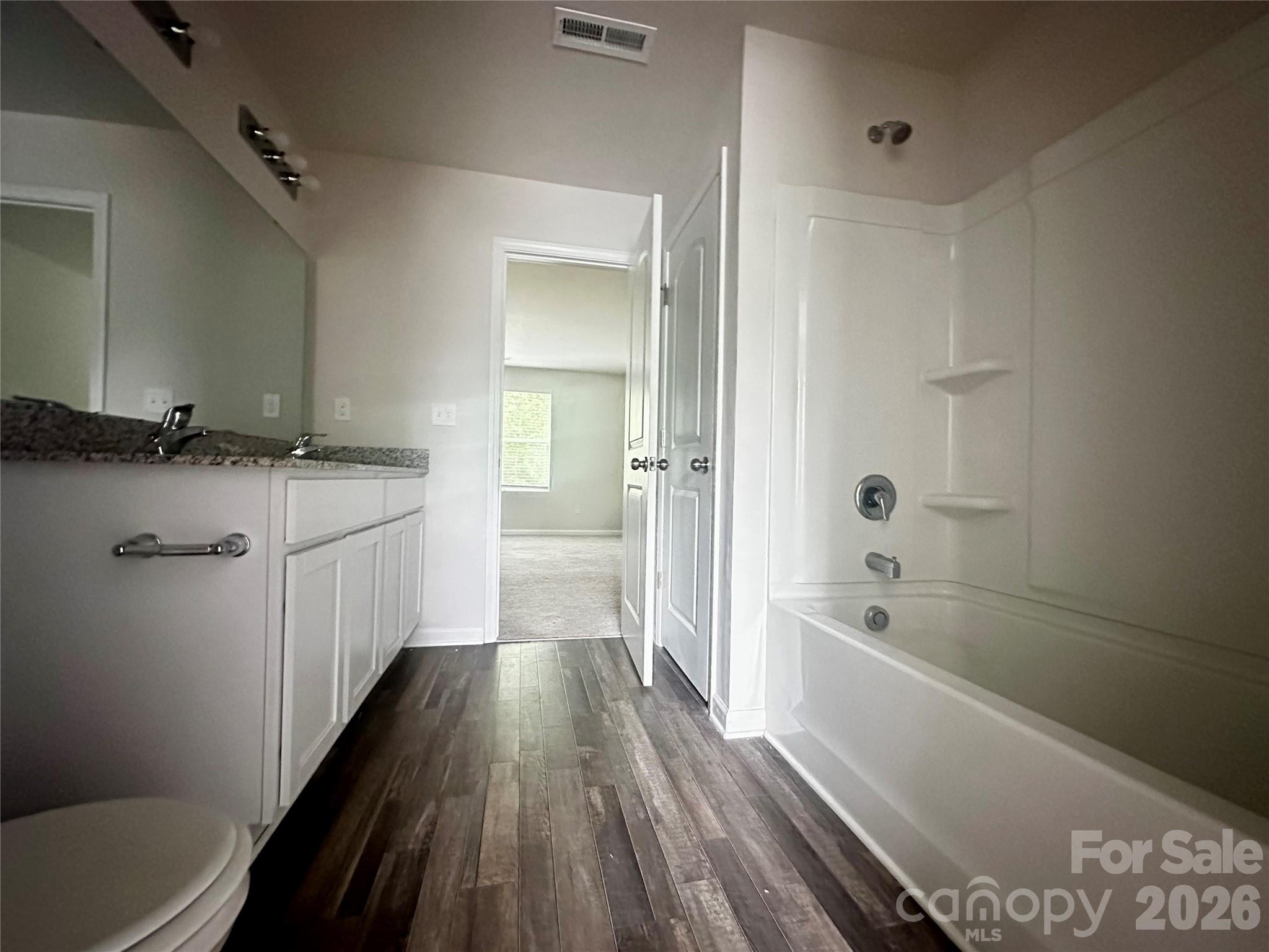 1050 Glenbriar Court — Woodleaf
