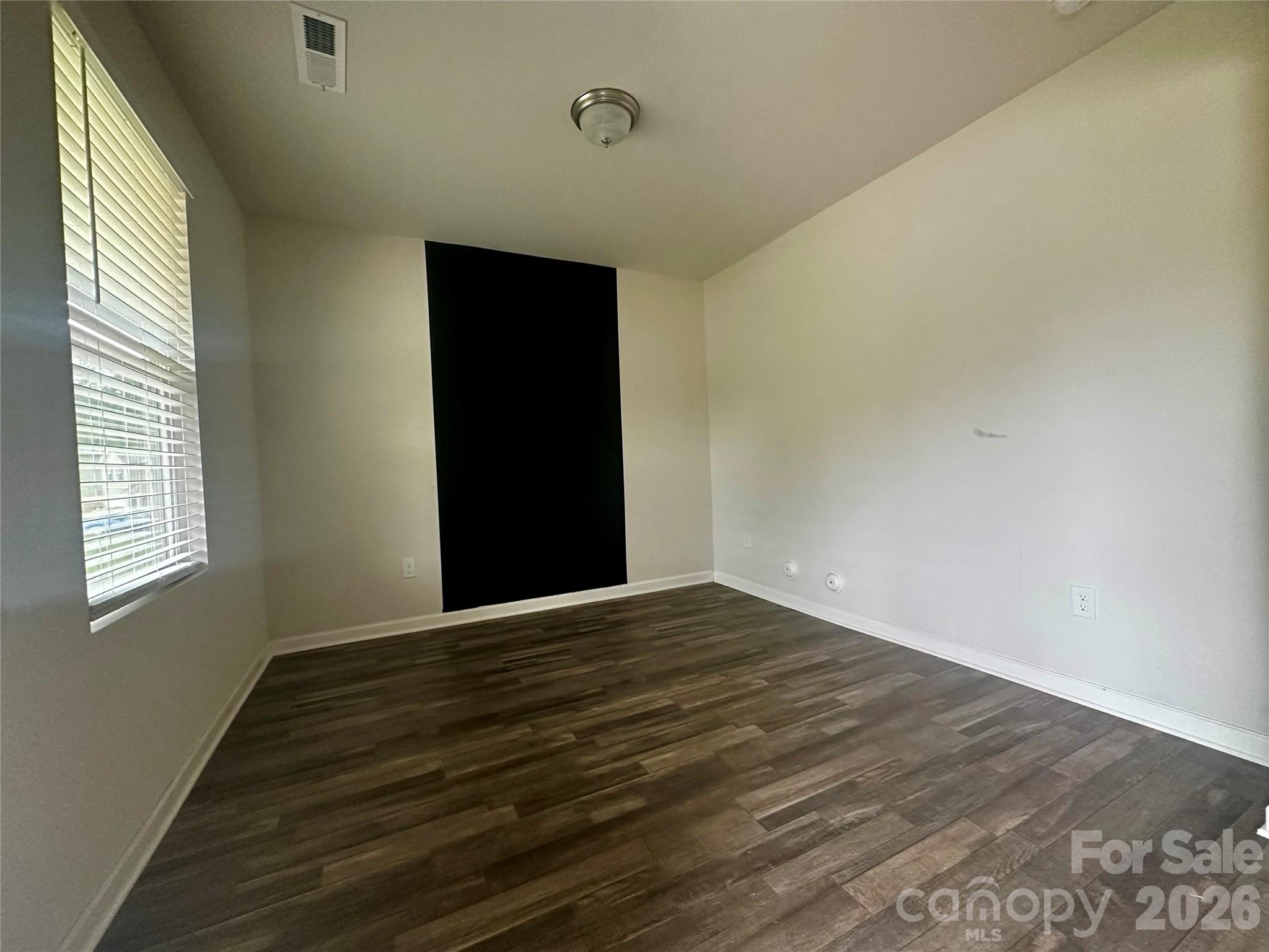 1050 Glenbriar Court — Woodleaf