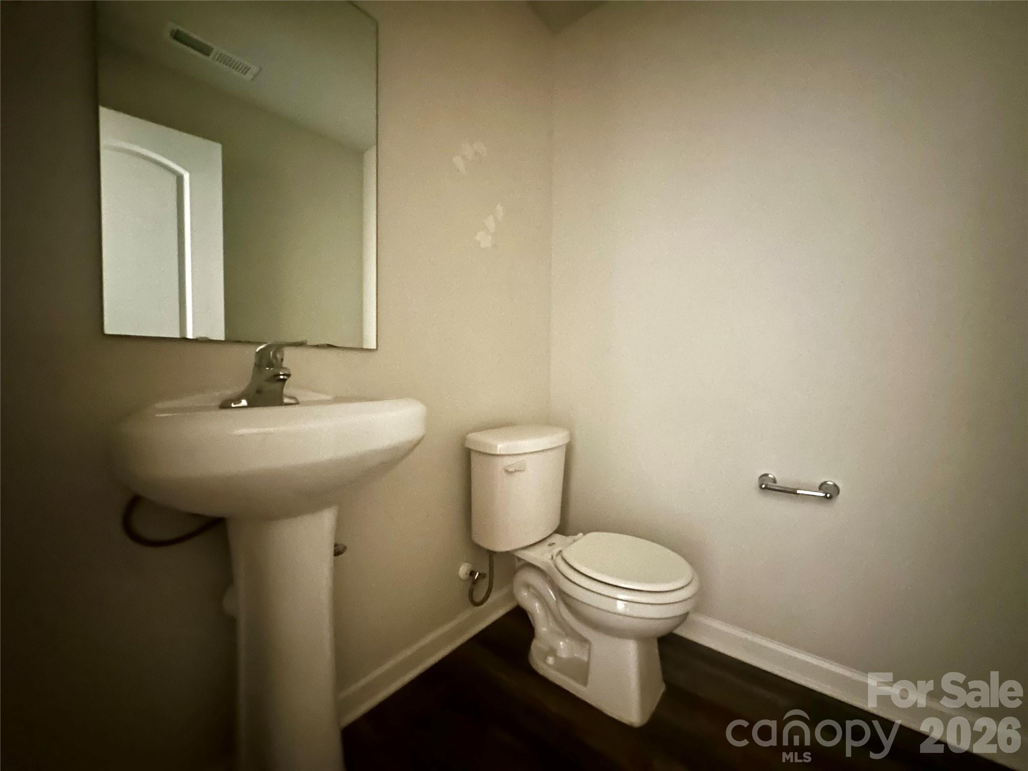 1050 Glenbriar Court — Woodleaf