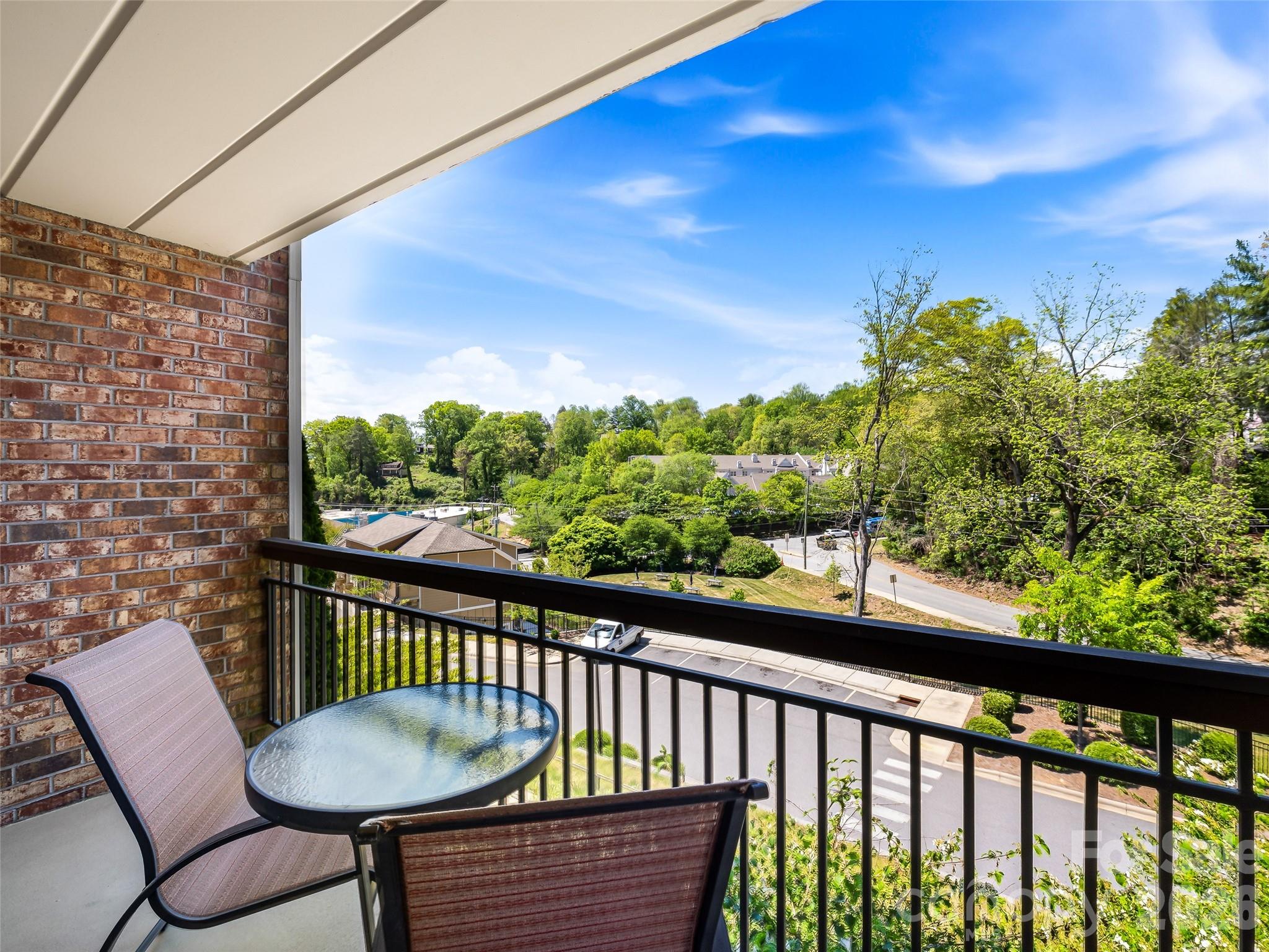210 Bowling Park Road — Asheville