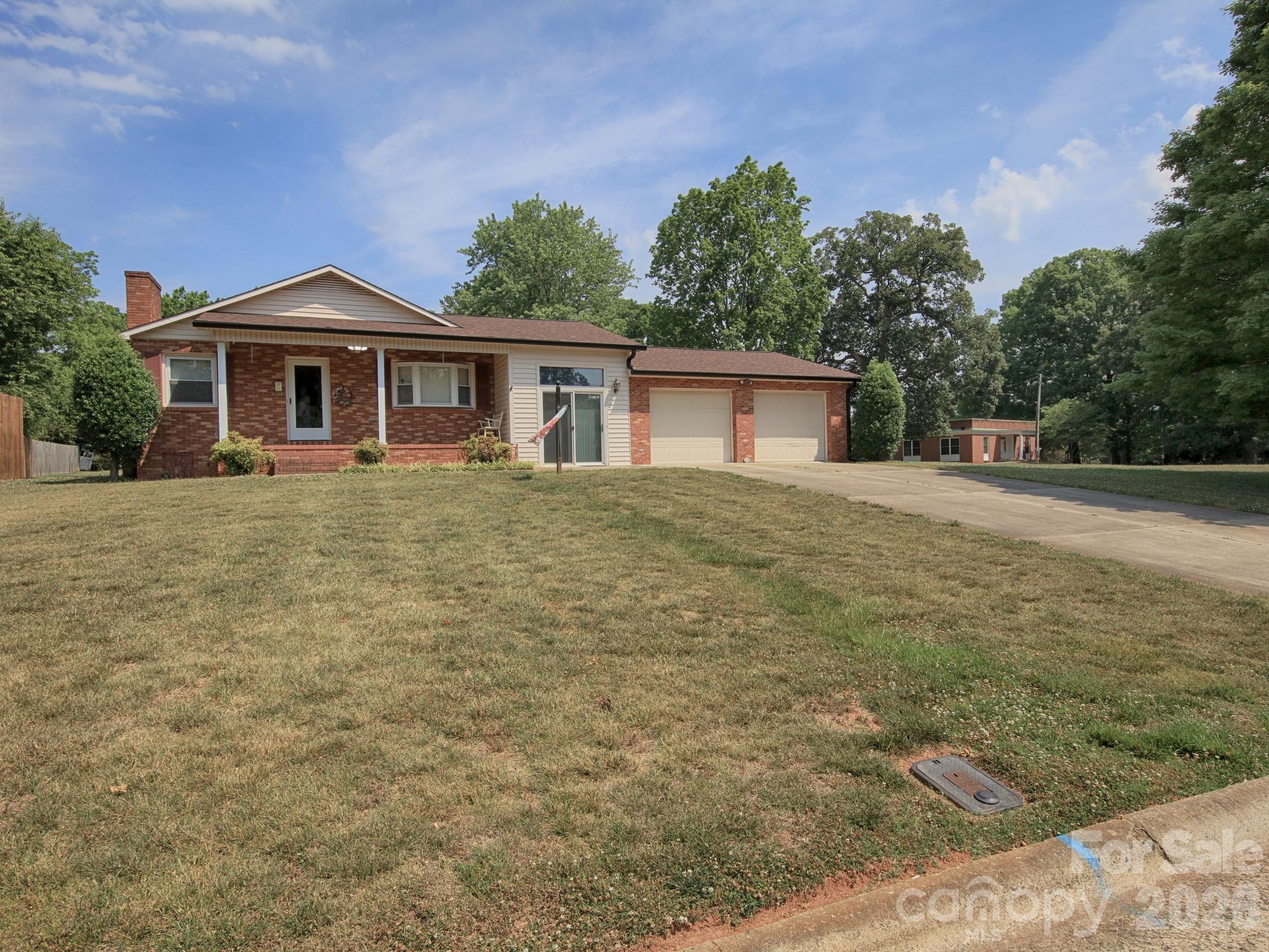 1005 Forest Park Drive — Statesville