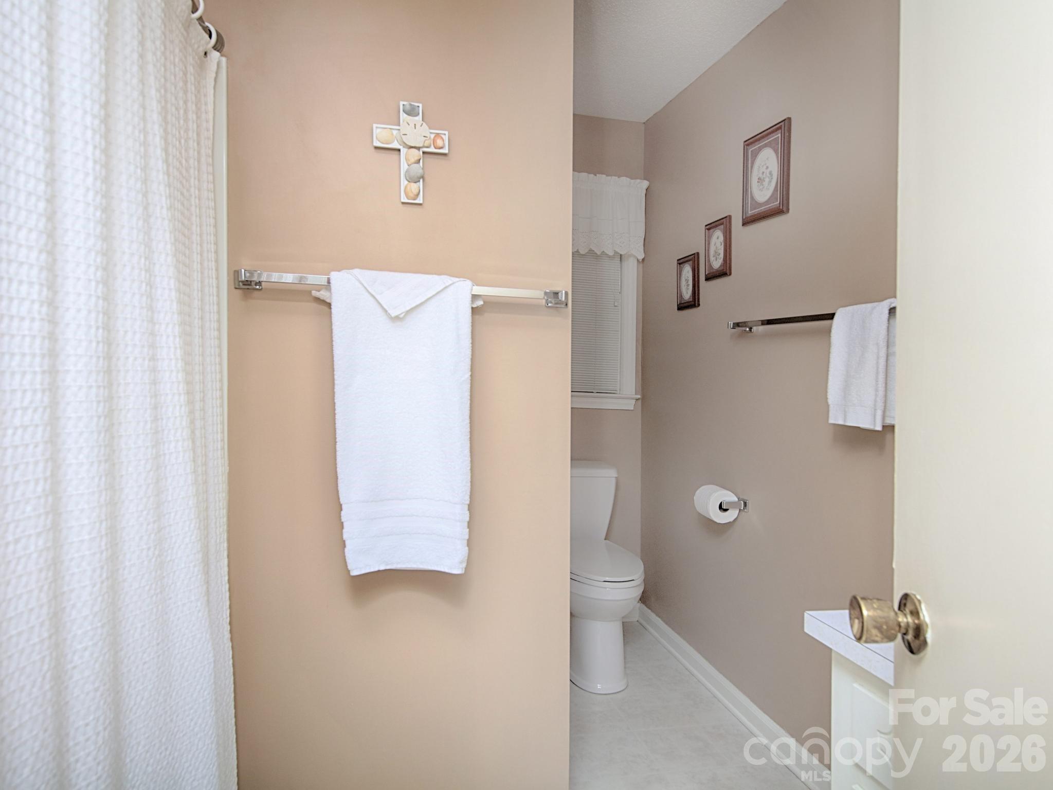 1005 Forest Park Drive — Statesville