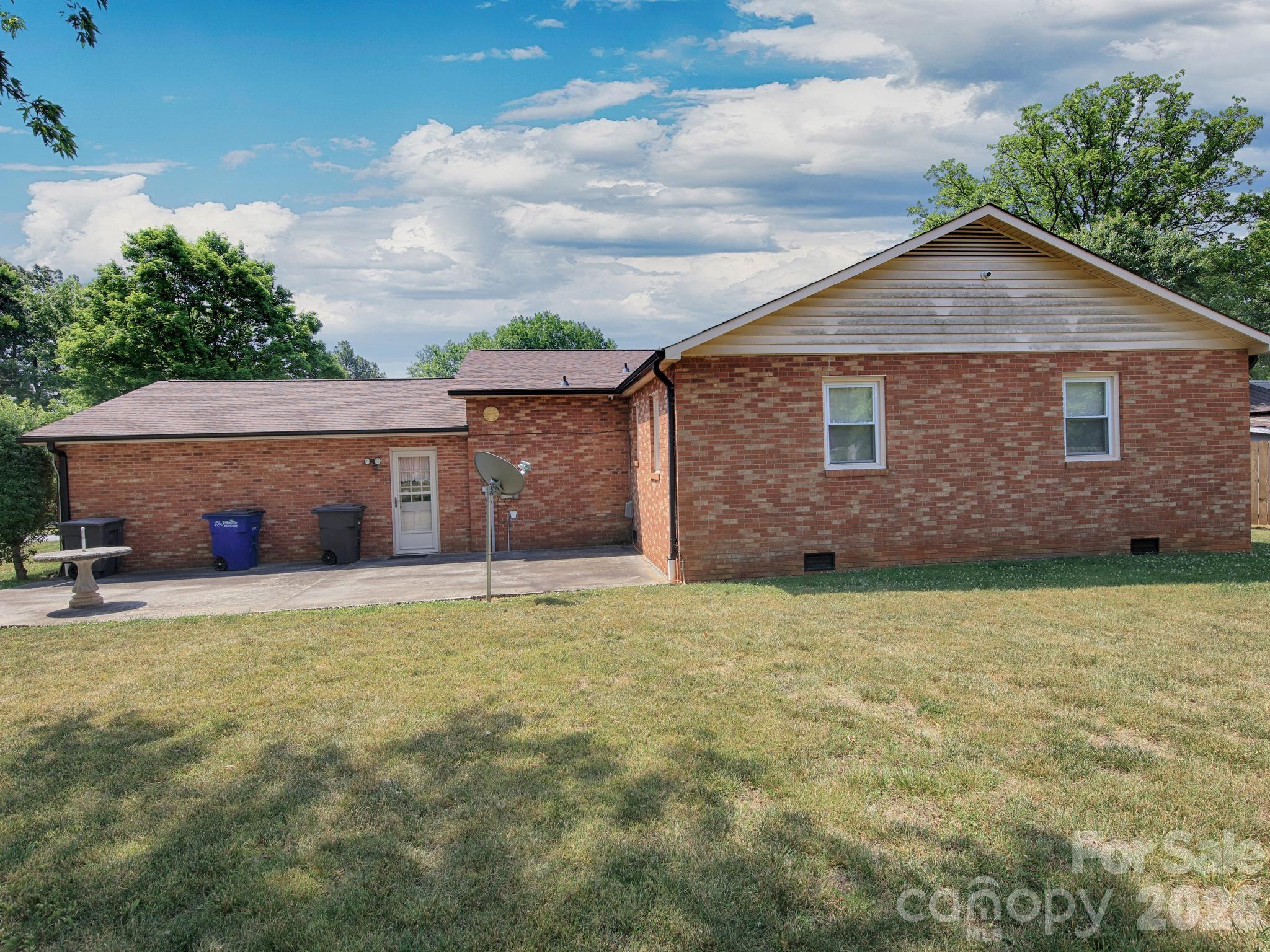 1005 Forest Park Drive — Statesville