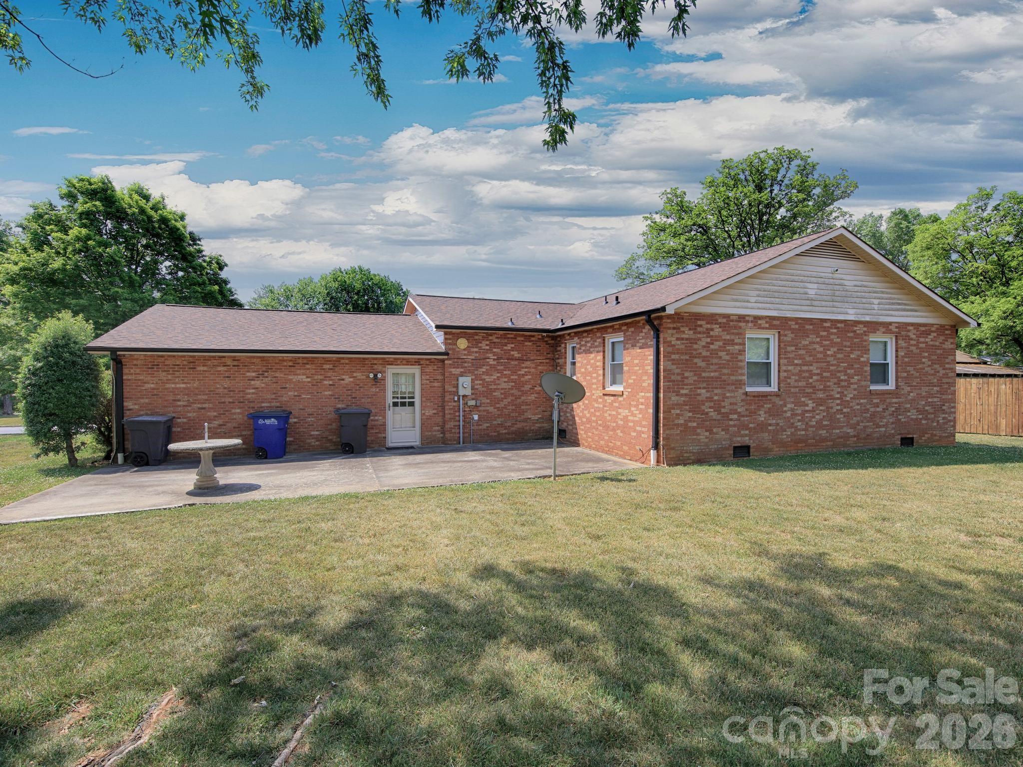 1005 Forest Park Drive — Statesville