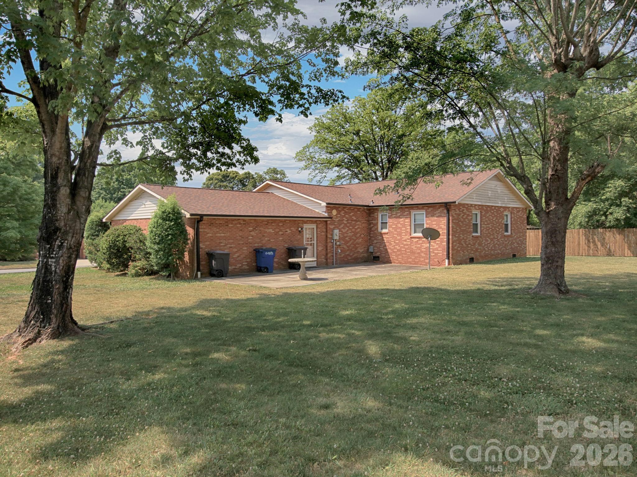 1005 Forest Park Drive — Statesville