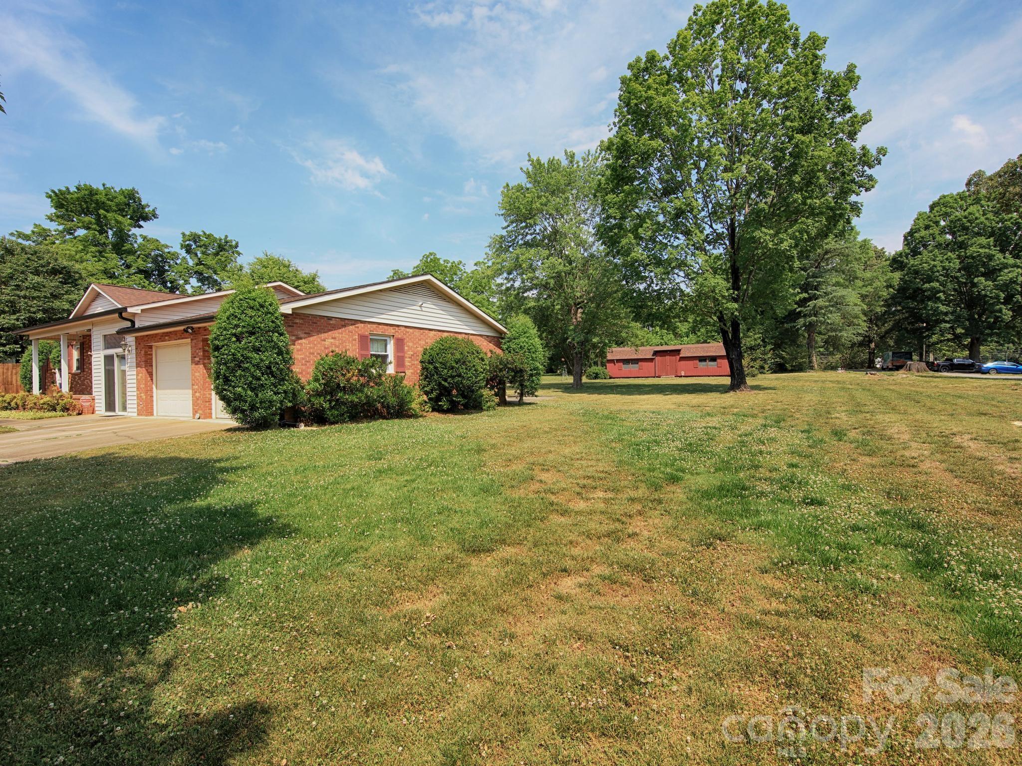 1005 Forest Park Drive — Statesville