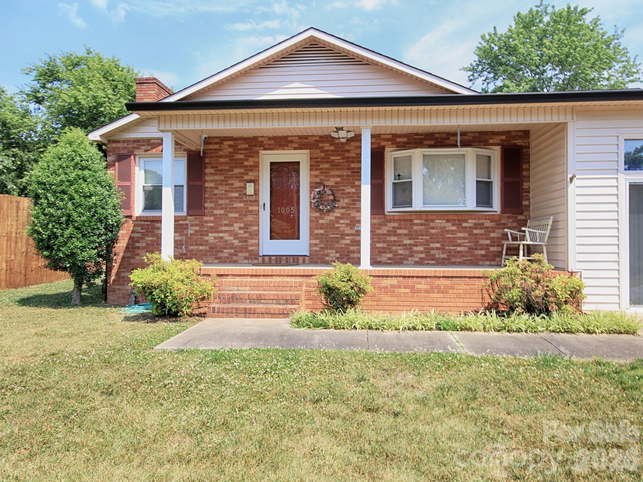 1005 Forest Park Drive — Statesville