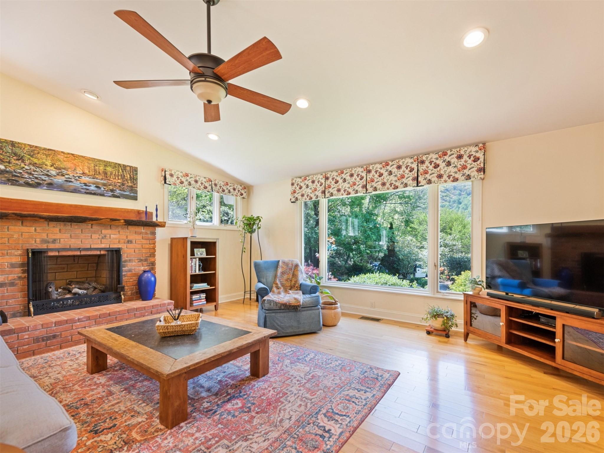 9 Golfview Drive — Maggie Valley