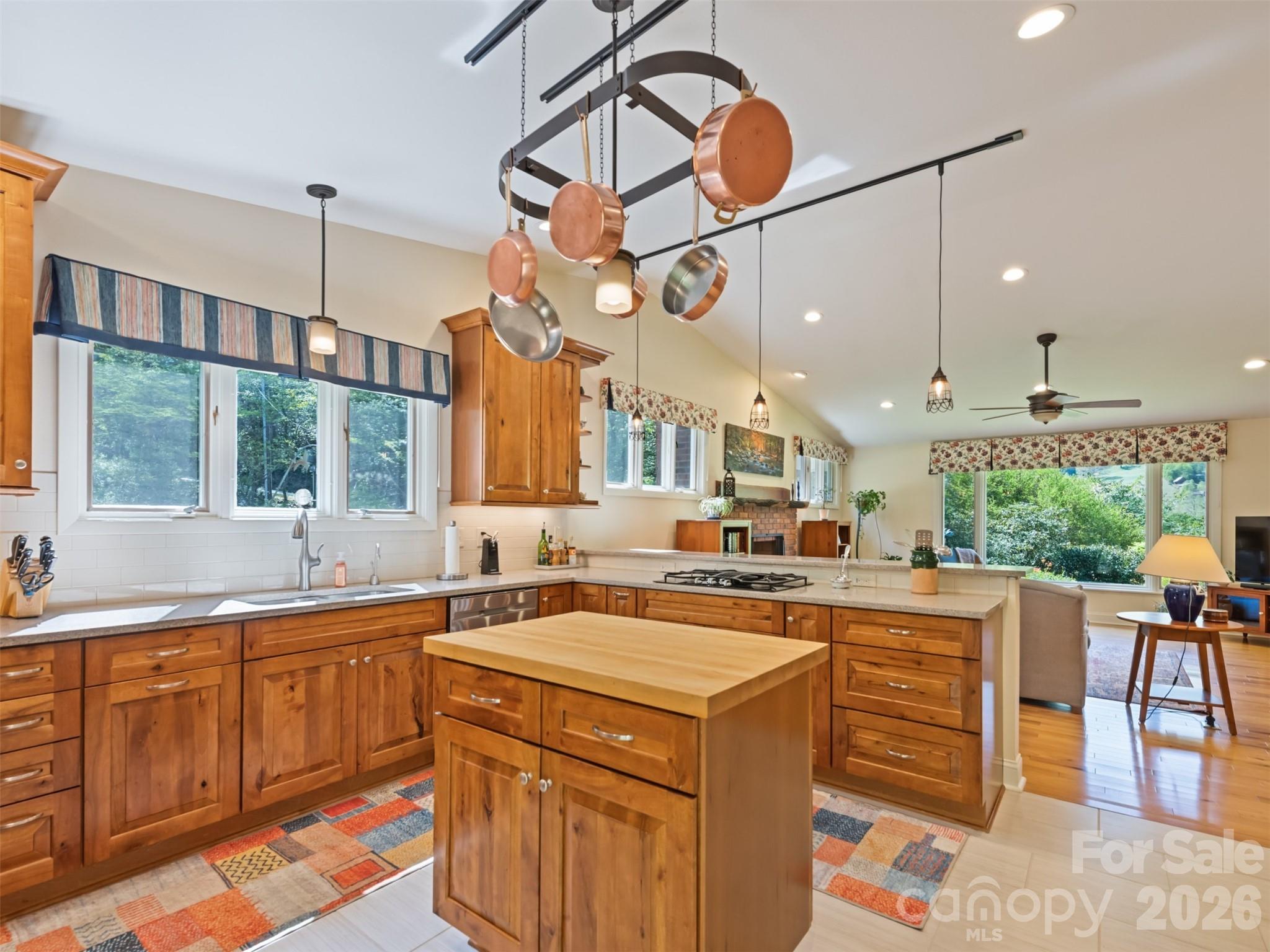 9 Golfview Drive — Maggie Valley