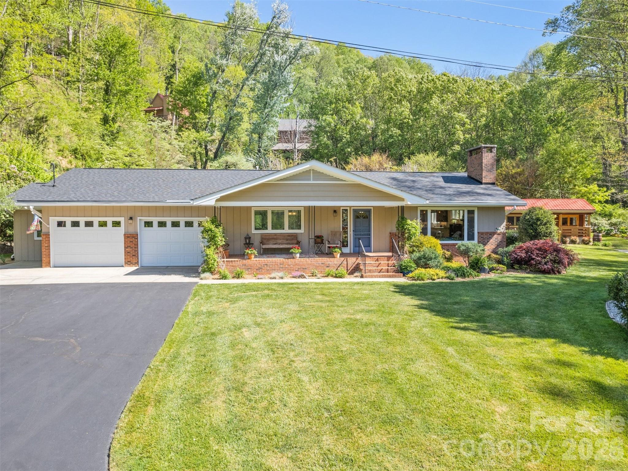 9 Golfview Drive — Maggie Valley
