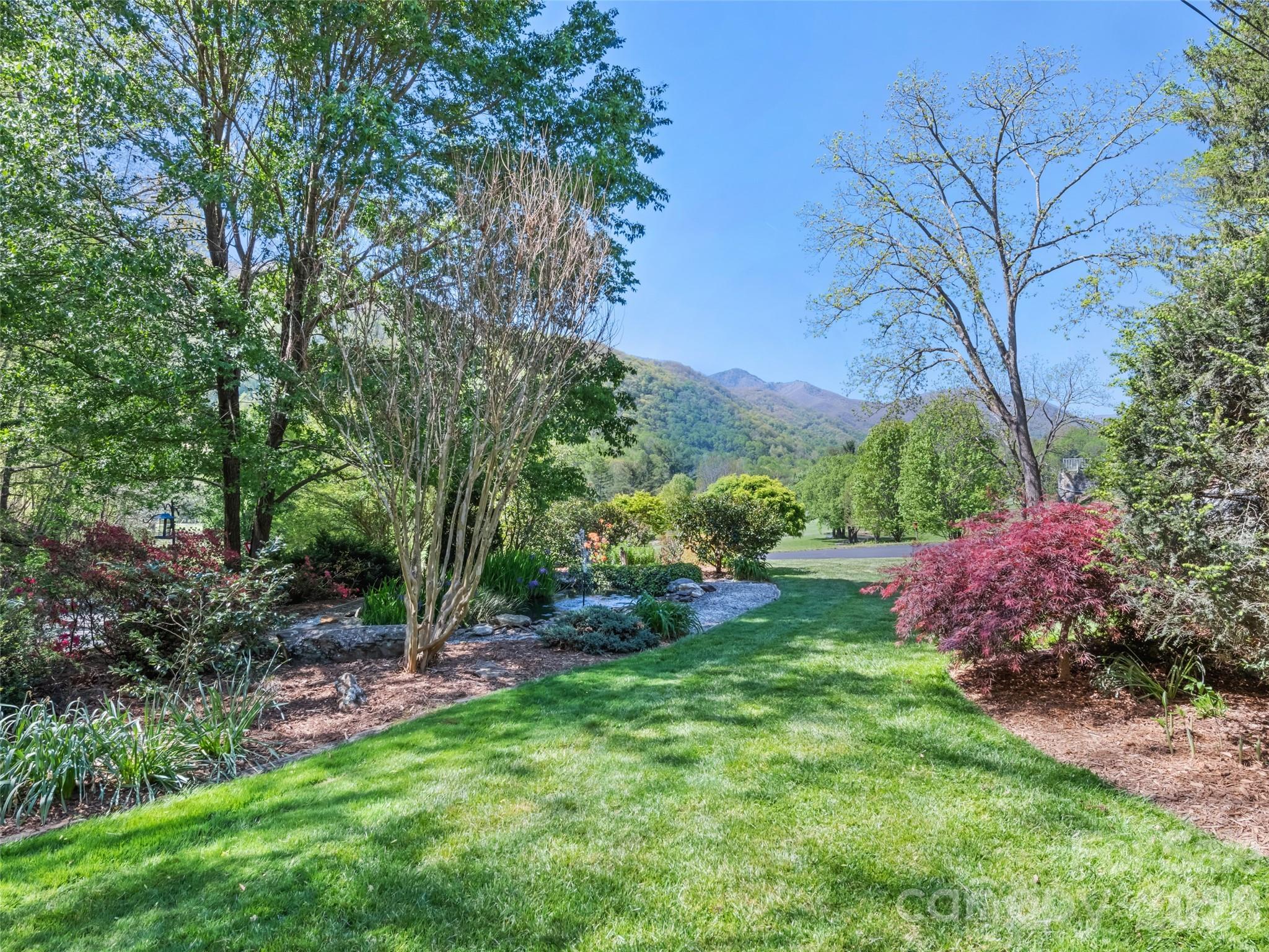 9 Golfview Drive — Maggie Valley