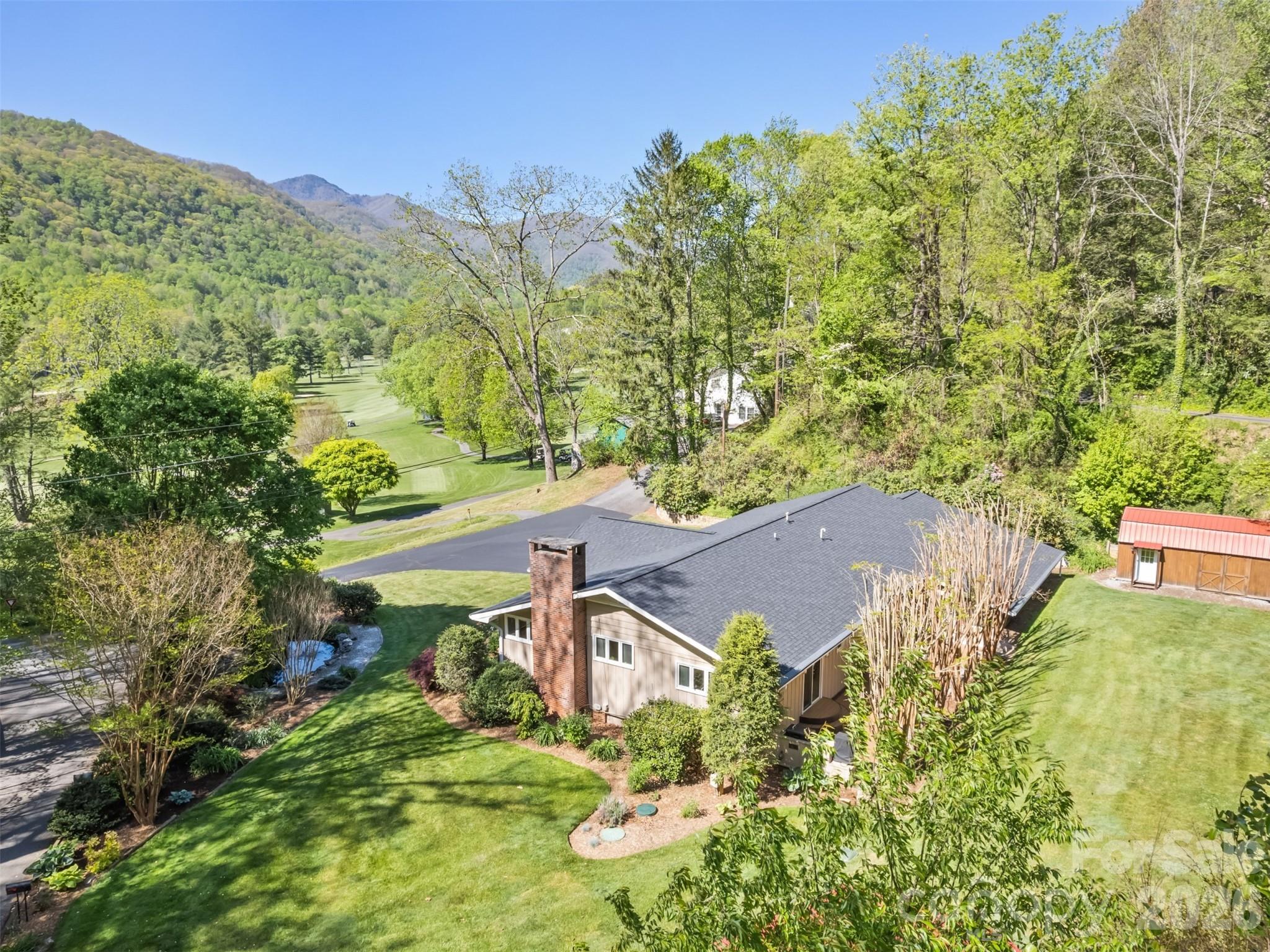 9 Golfview Drive — Maggie Valley