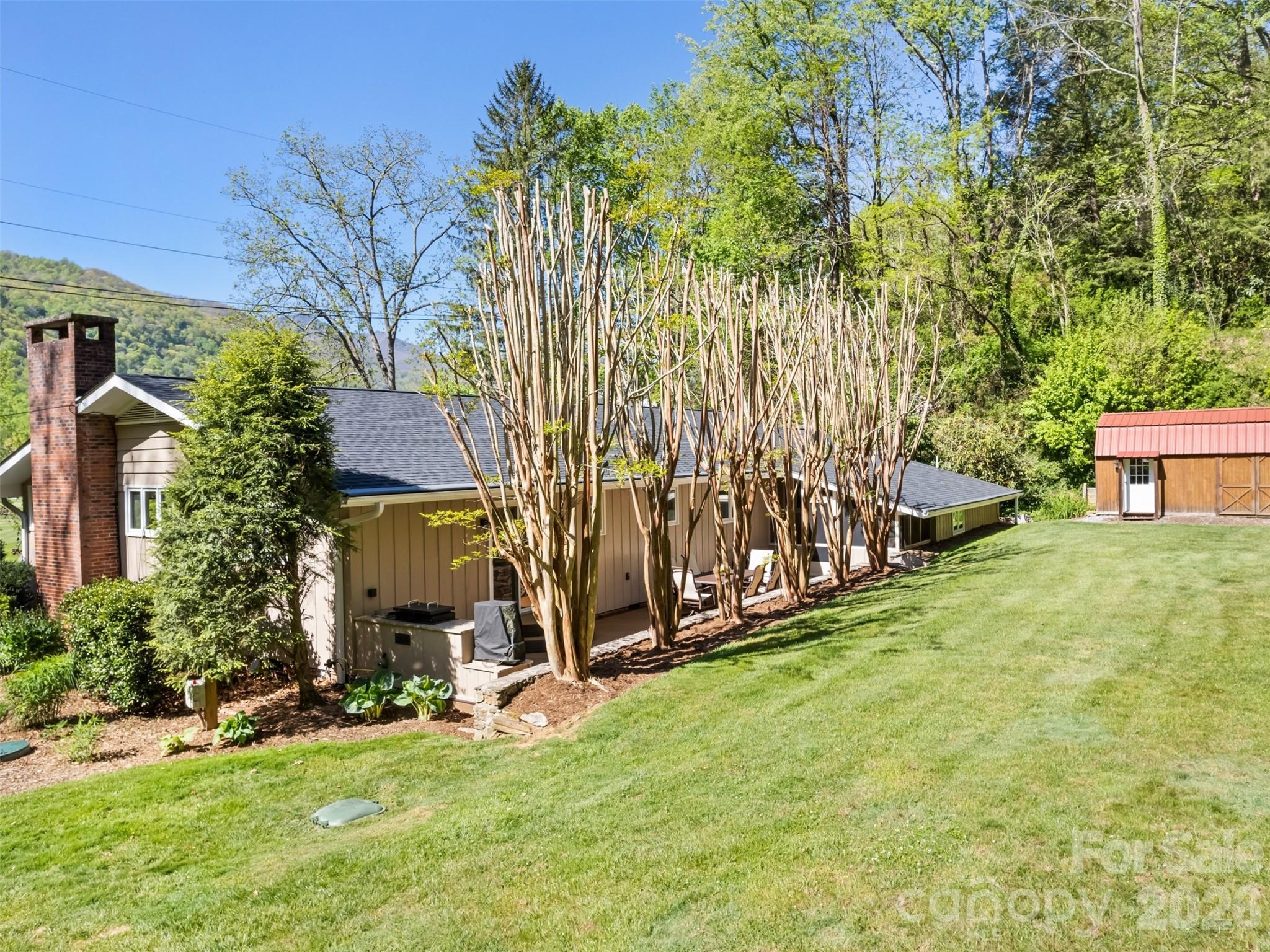 9 Golfview Drive — Maggie Valley