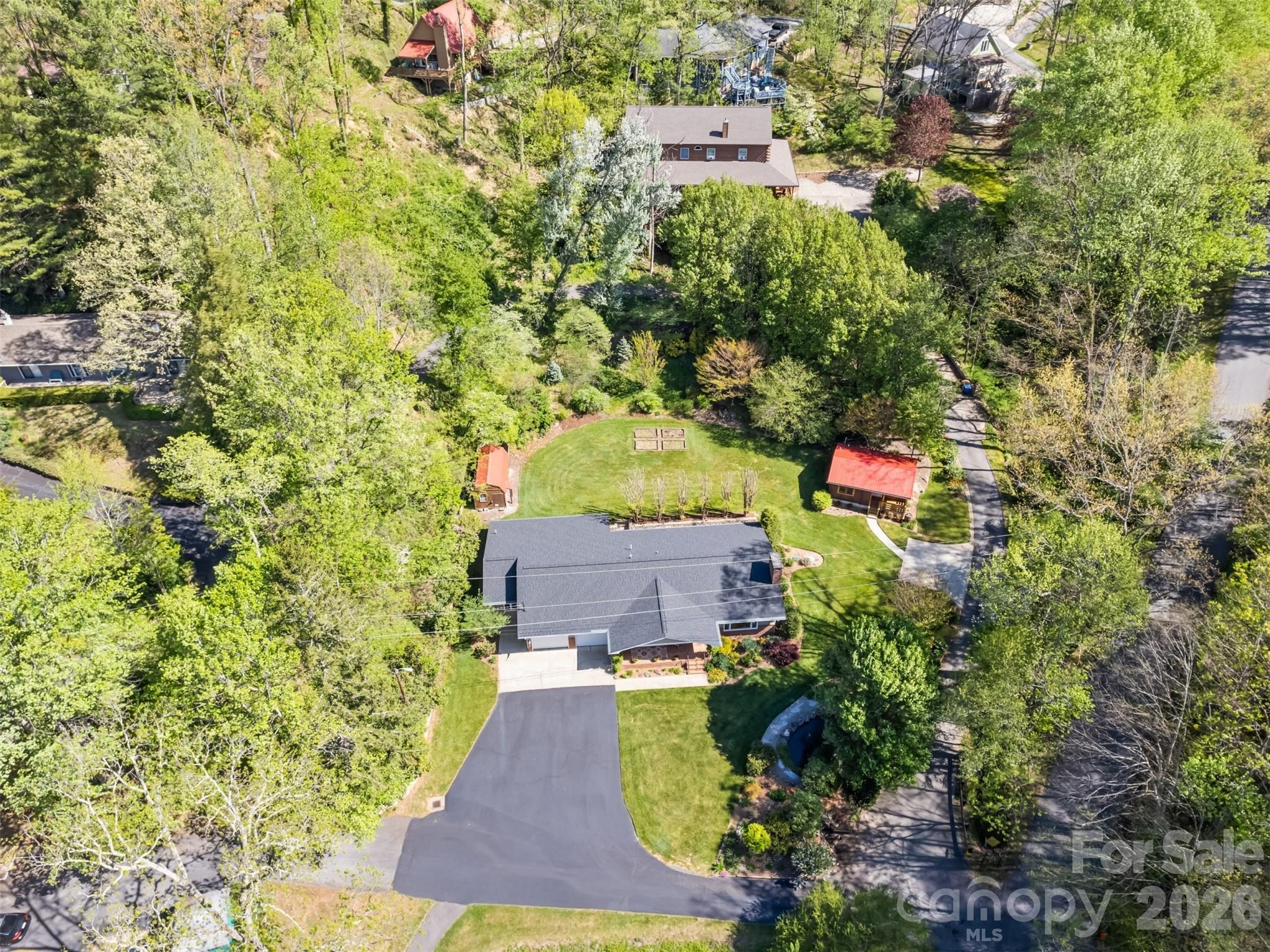 9 Golfview Drive — Maggie Valley