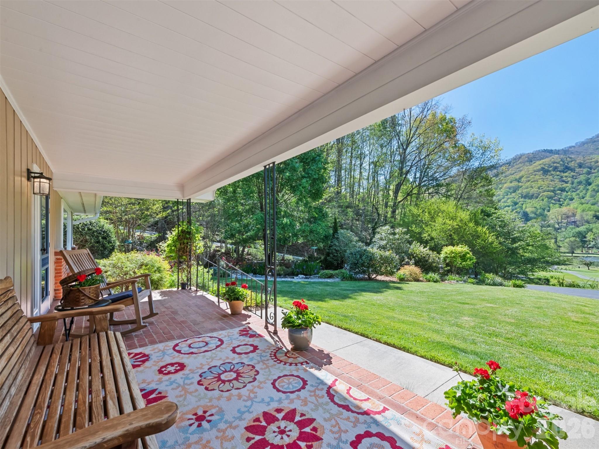 9 Golfview Drive — Maggie Valley