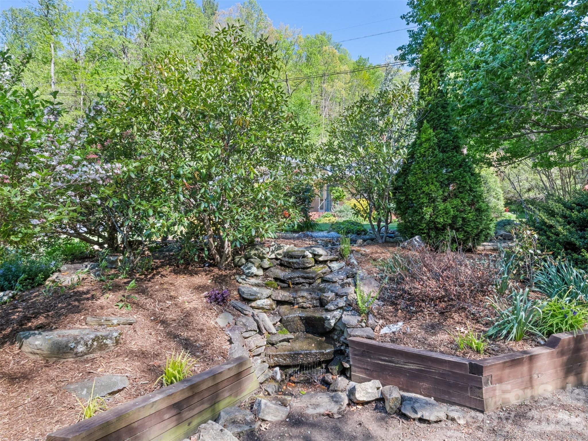 9 Golfview Drive — Maggie Valley