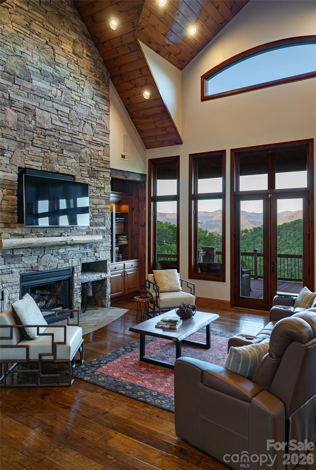 326 Summit Drive — Whittier