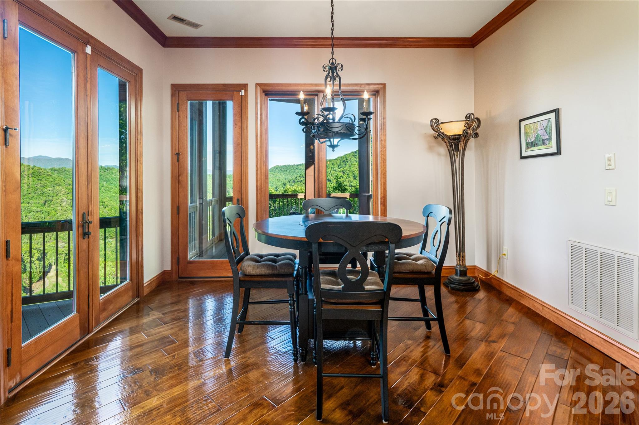 326 Summit Drive — Whittier