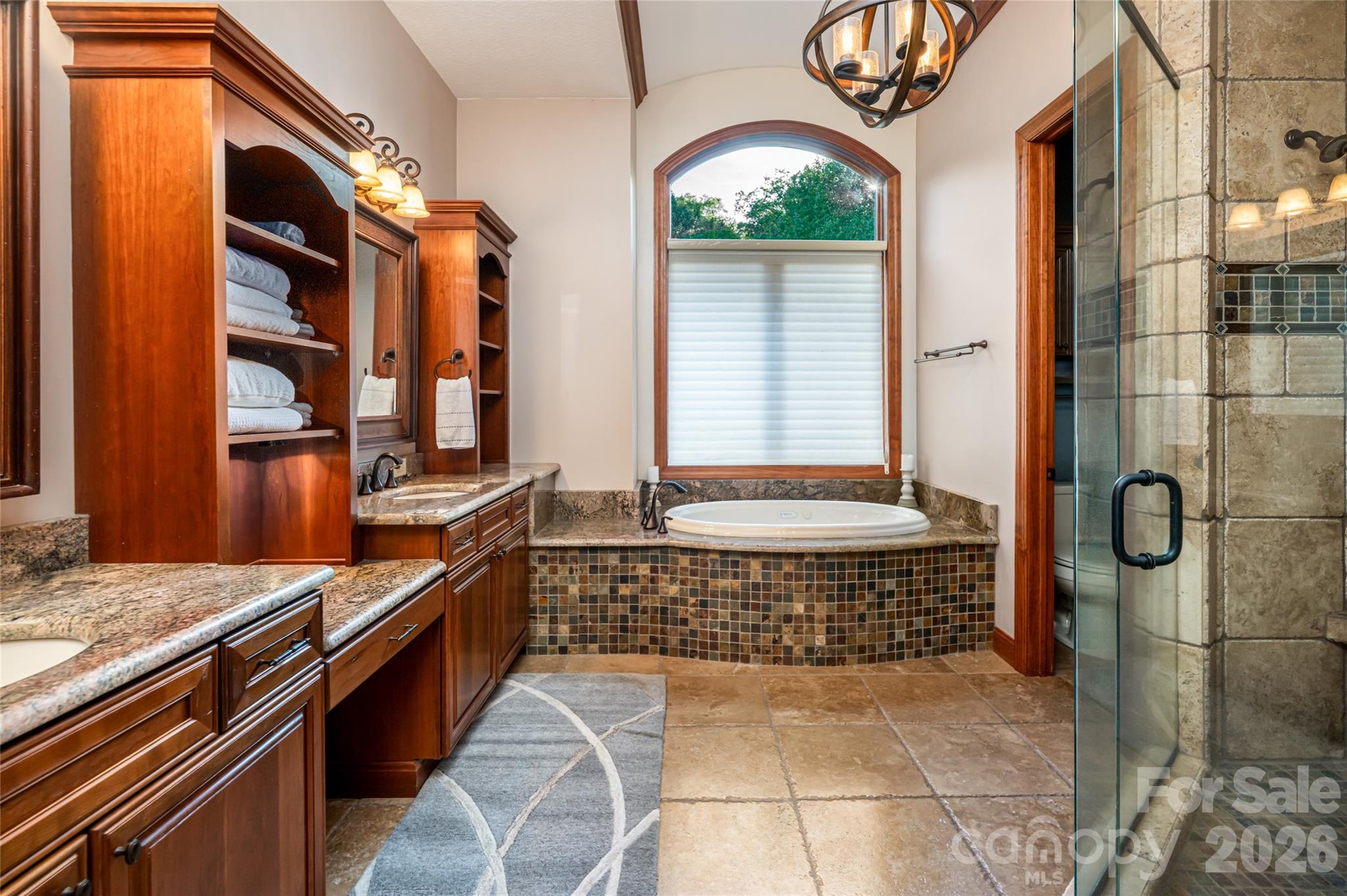 326 Summit Drive — Whittier