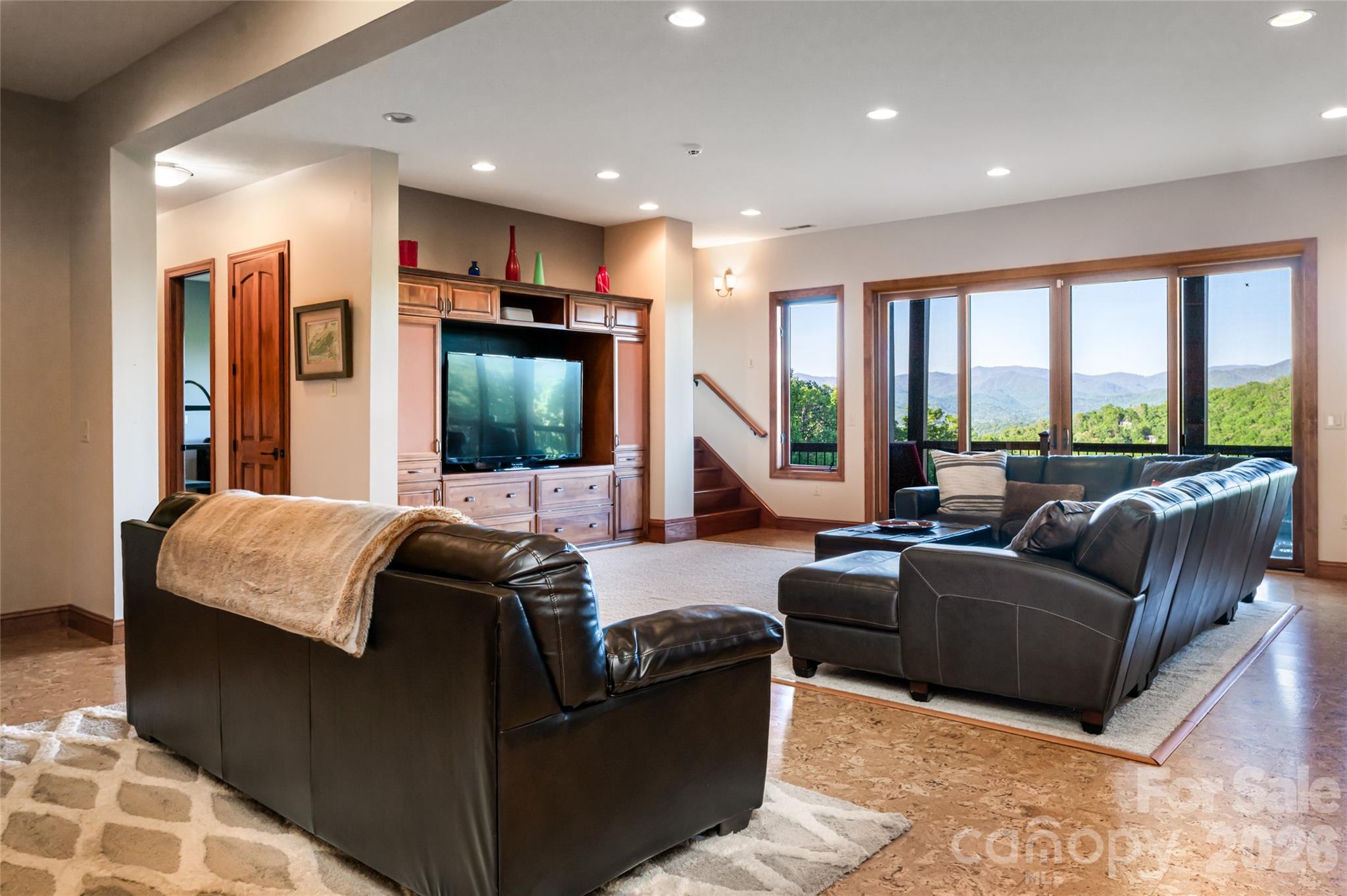 326 Summit Drive — Whittier