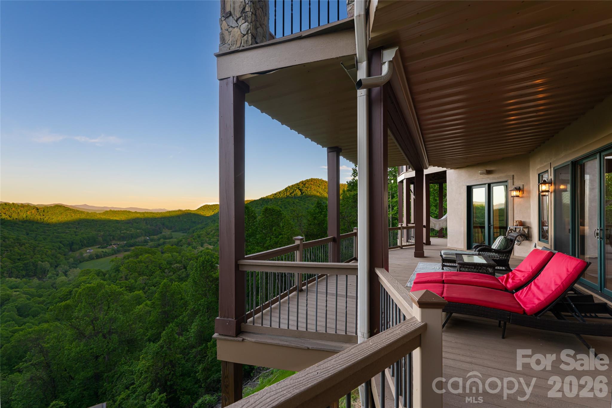 326 Summit Drive — Whittier
