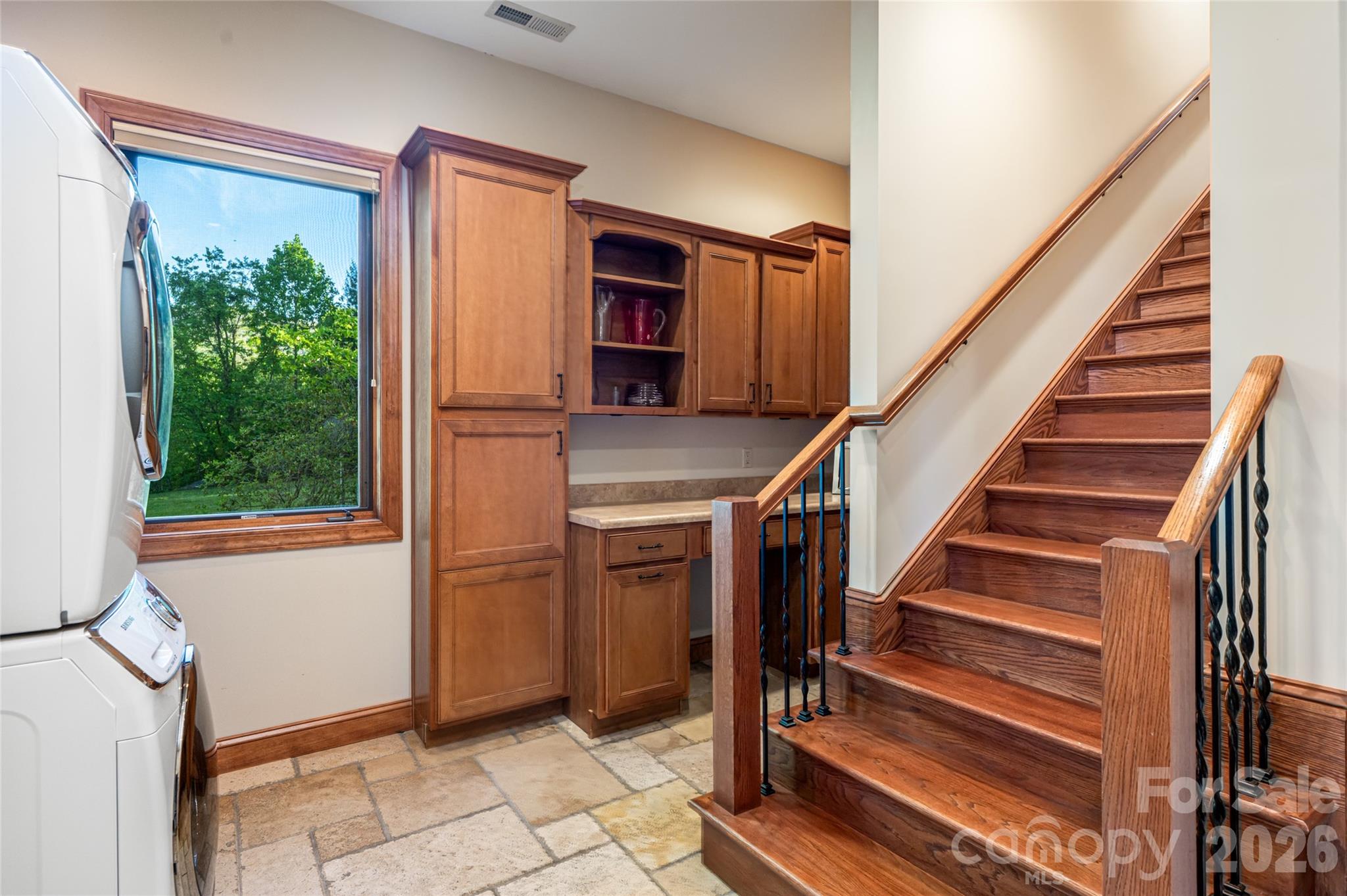 326 Summit Drive — Whittier