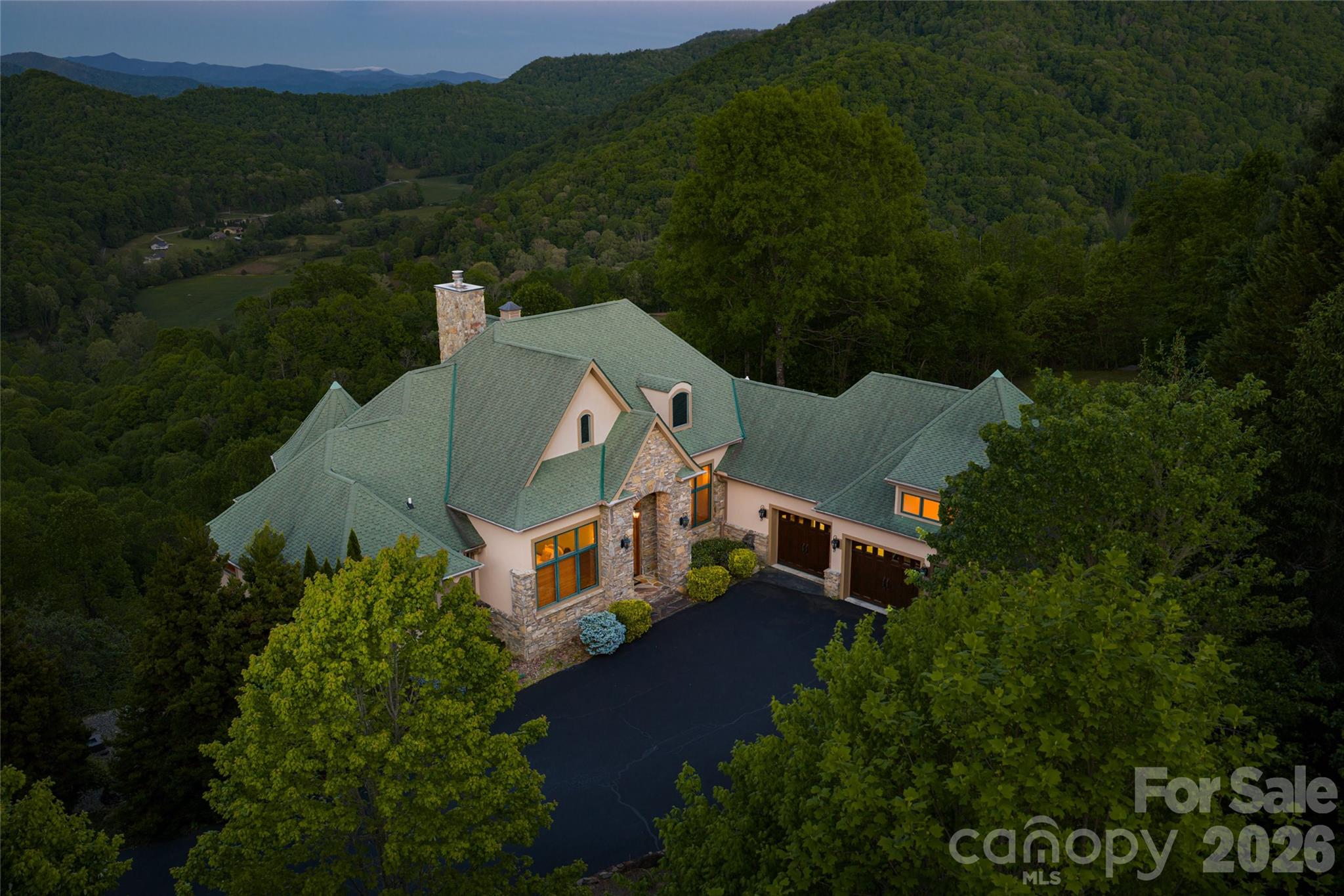 326 Summit Drive — Whittier