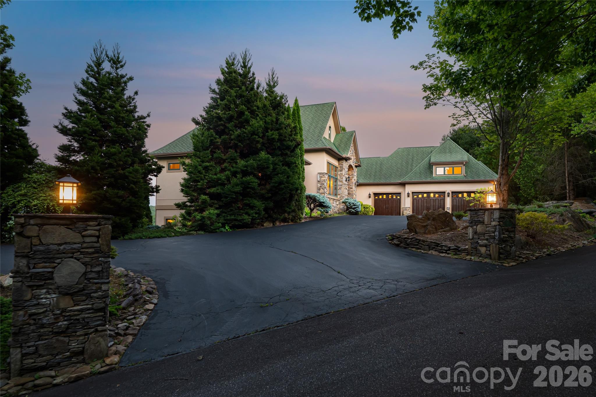 326 Summit Drive — Whittier