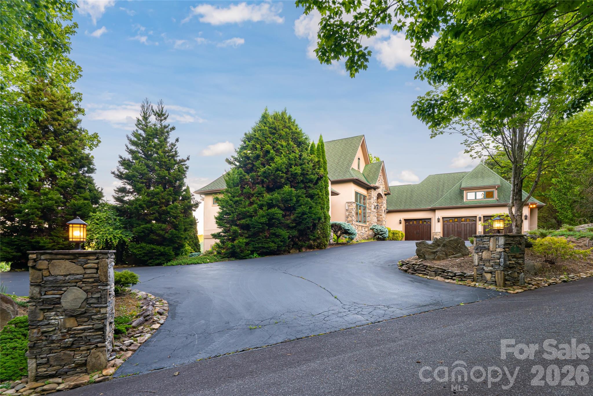 326 Summit Drive — Whittier