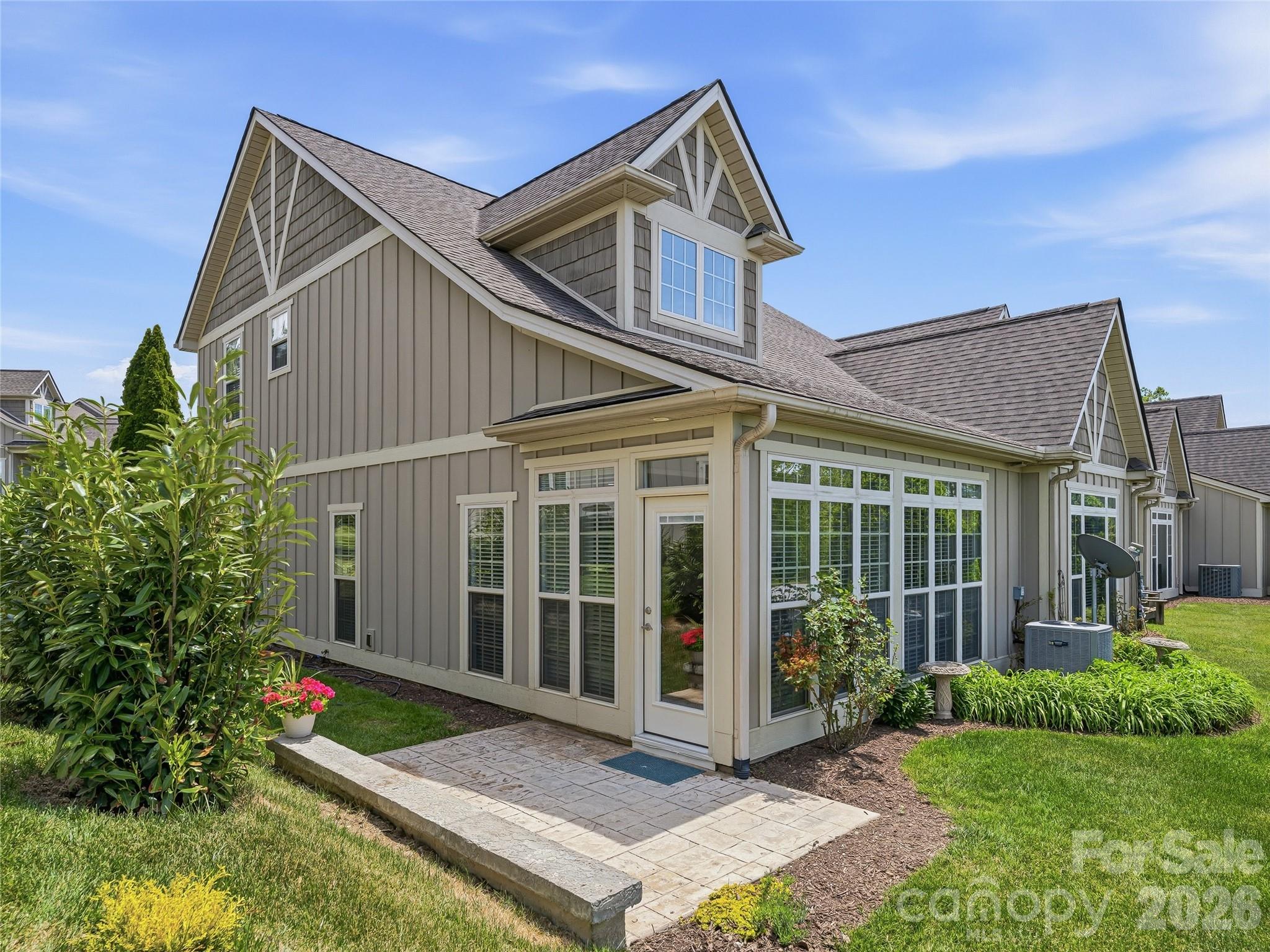 33 Florian Lane — Fletcher