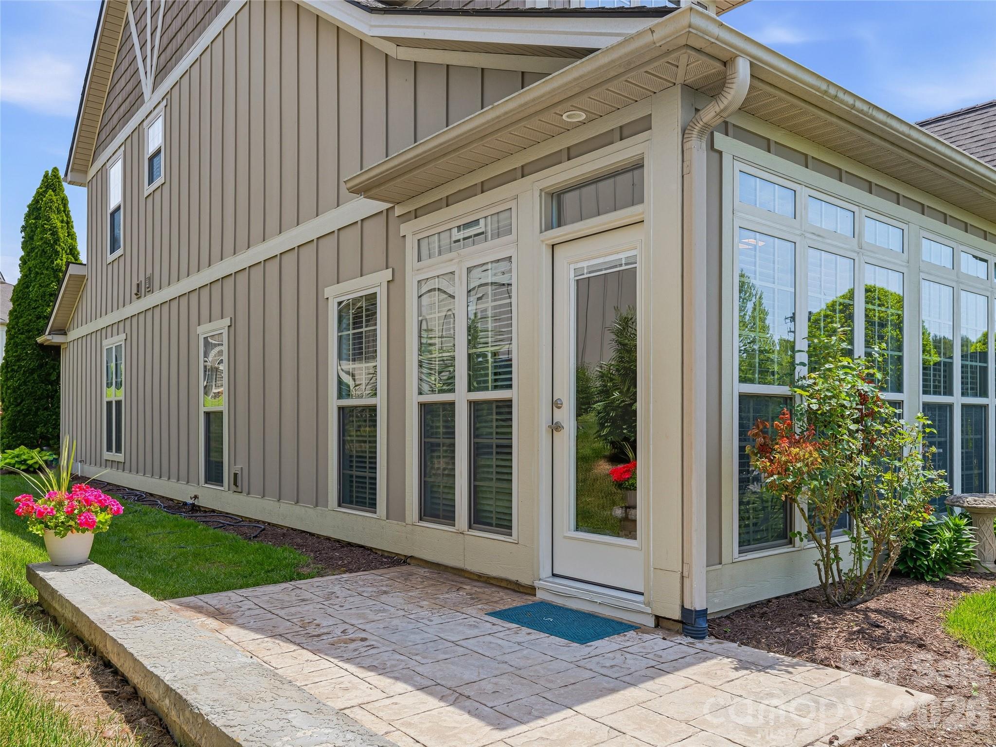 33 Florian Lane — Fletcher