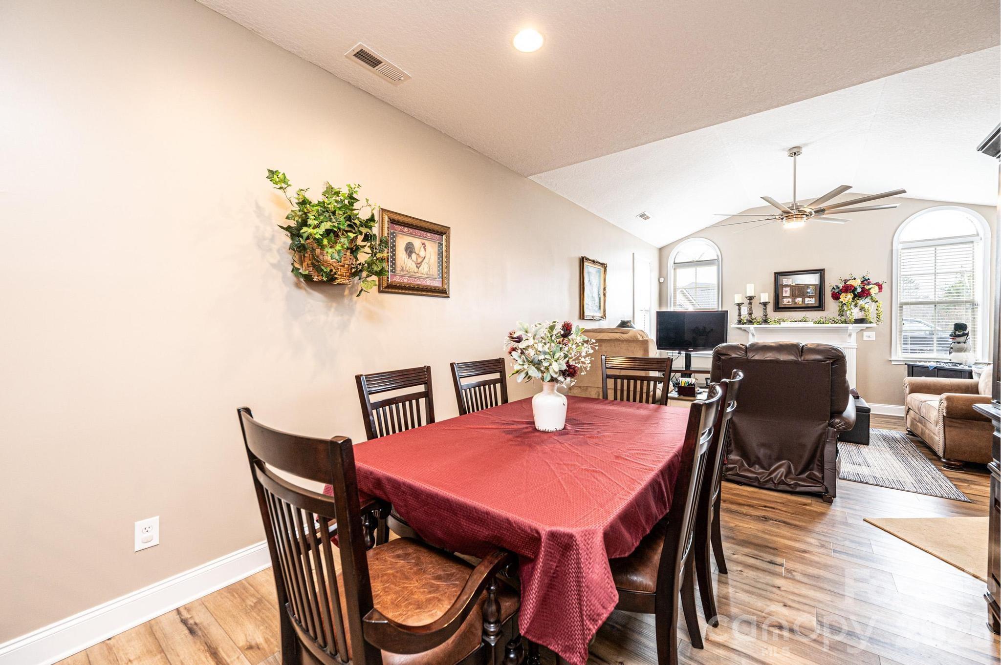 823 Wynnshire Drive #C — Hickory