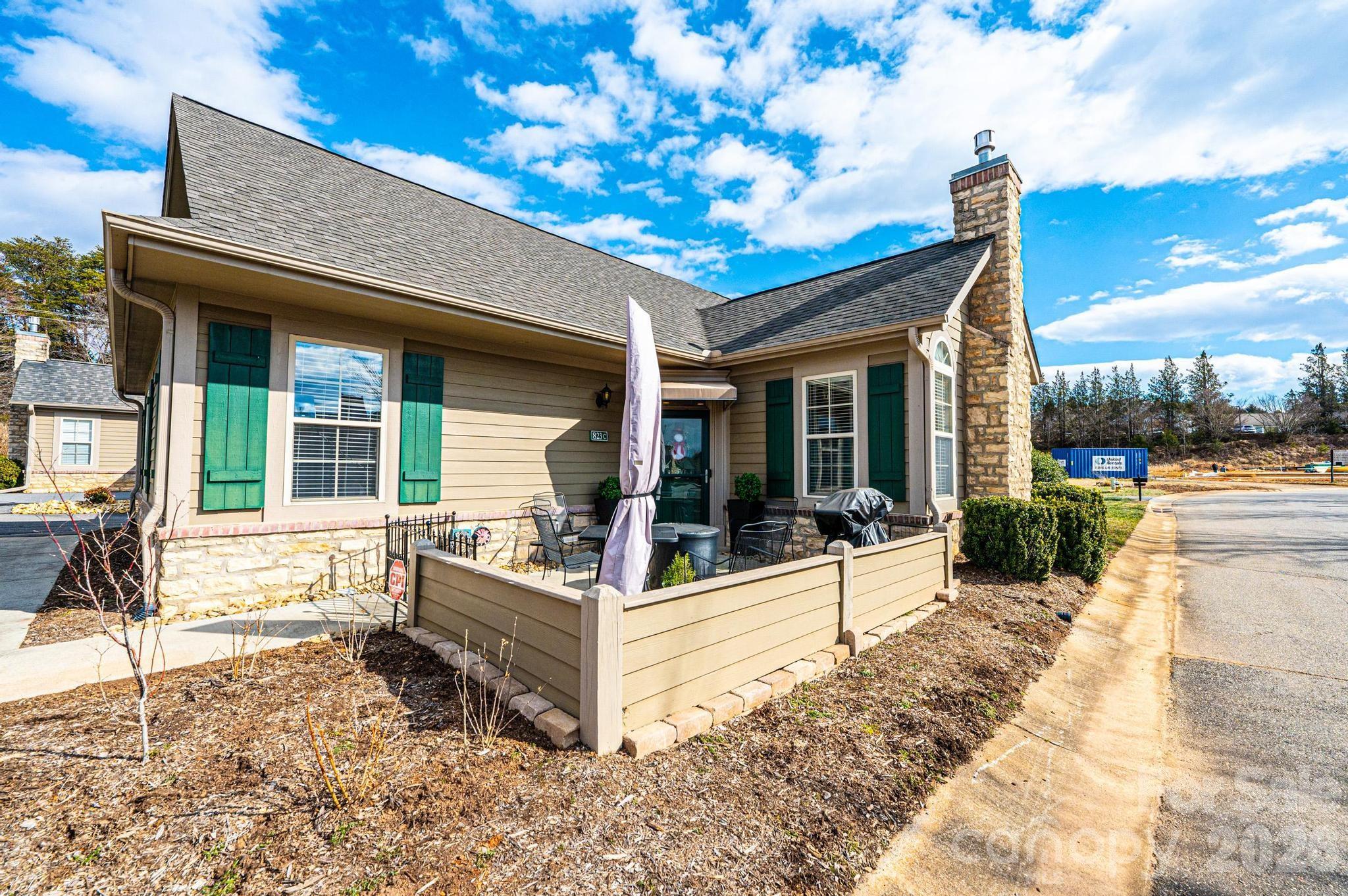 823 Wynnshire Drive #C — Hickory