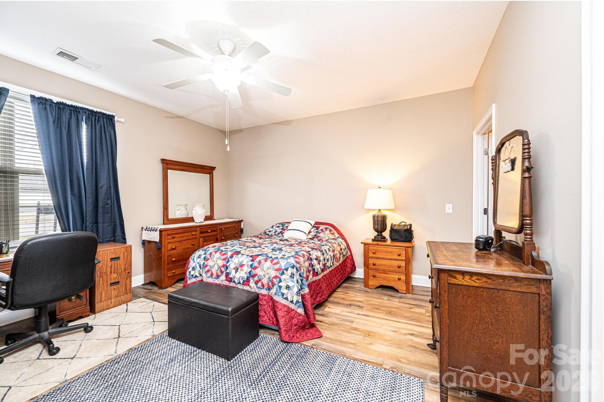 823 Wynnshire Drive #C — Hickory