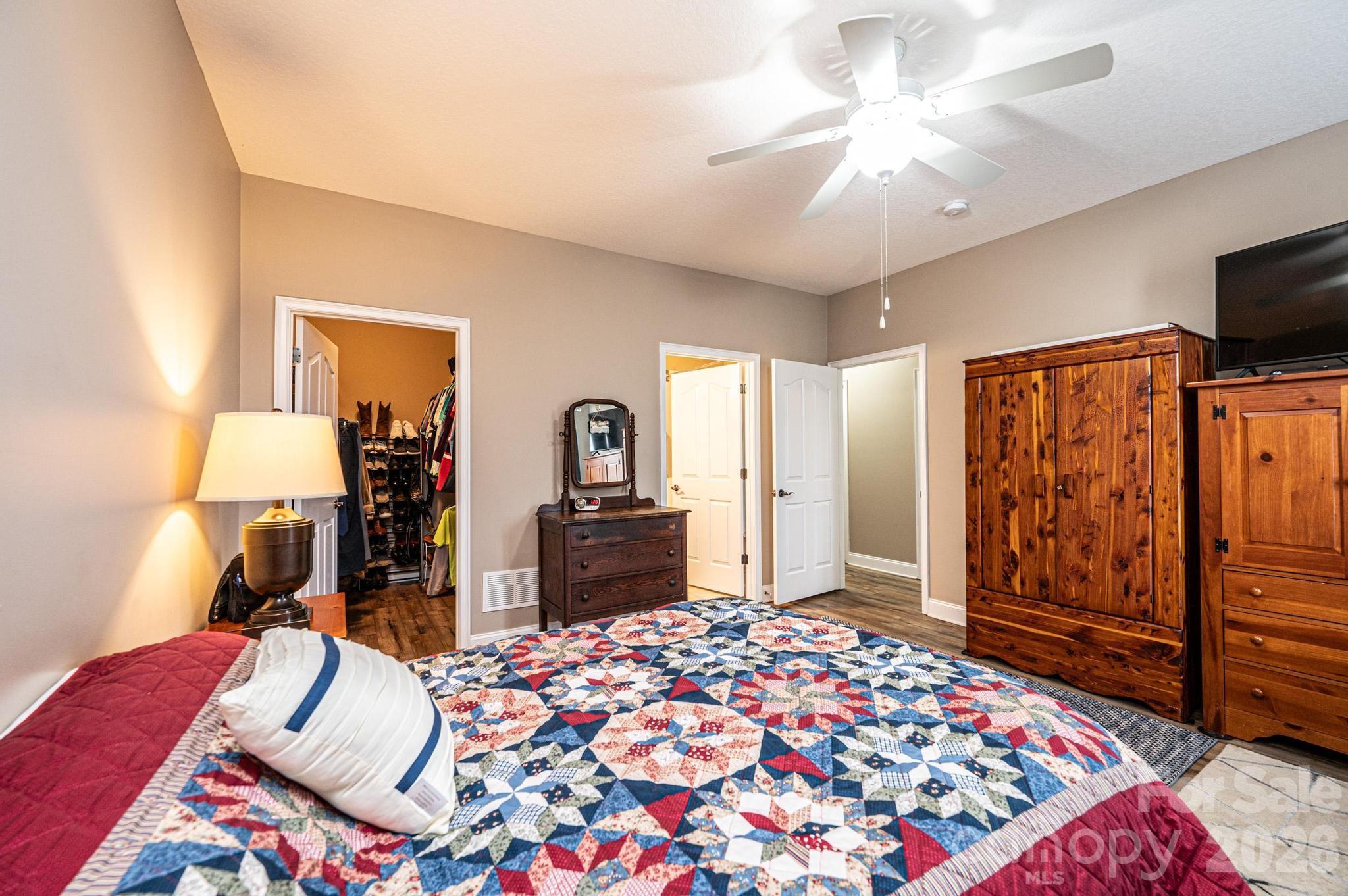 823 Wynnshire Drive #C — Hickory