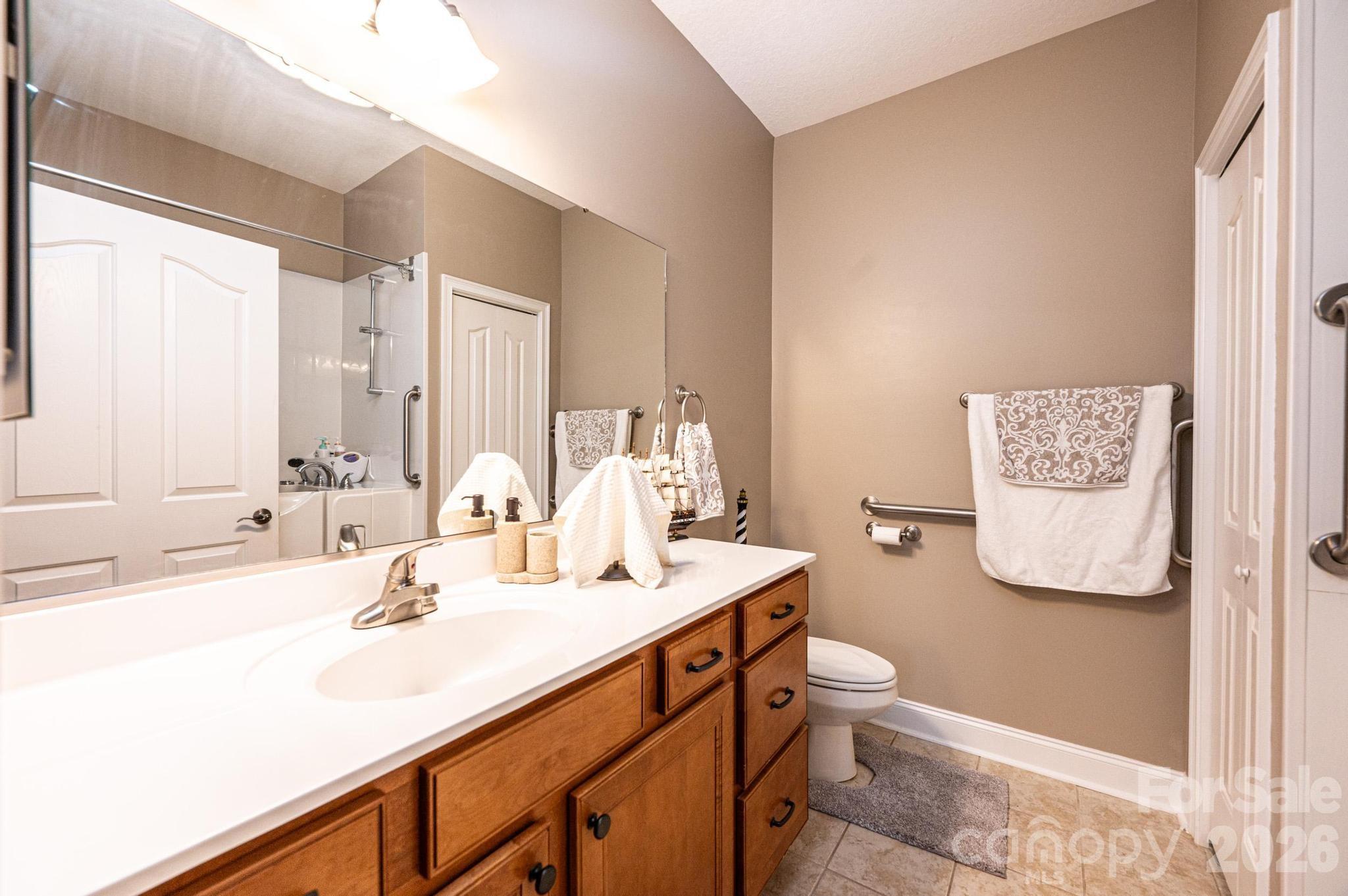 823 Wynnshire Drive #C — Hickory