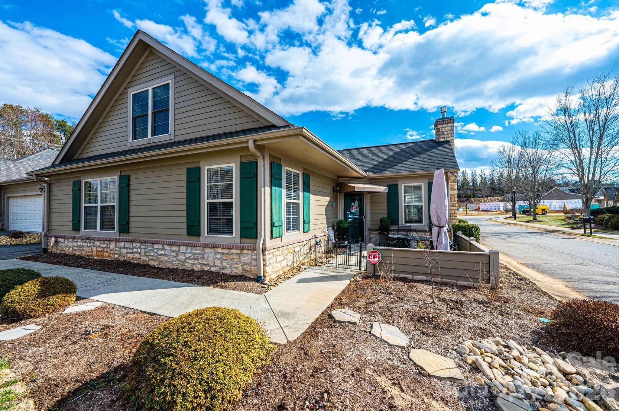823 Wynnshire Drive #C — Hickory