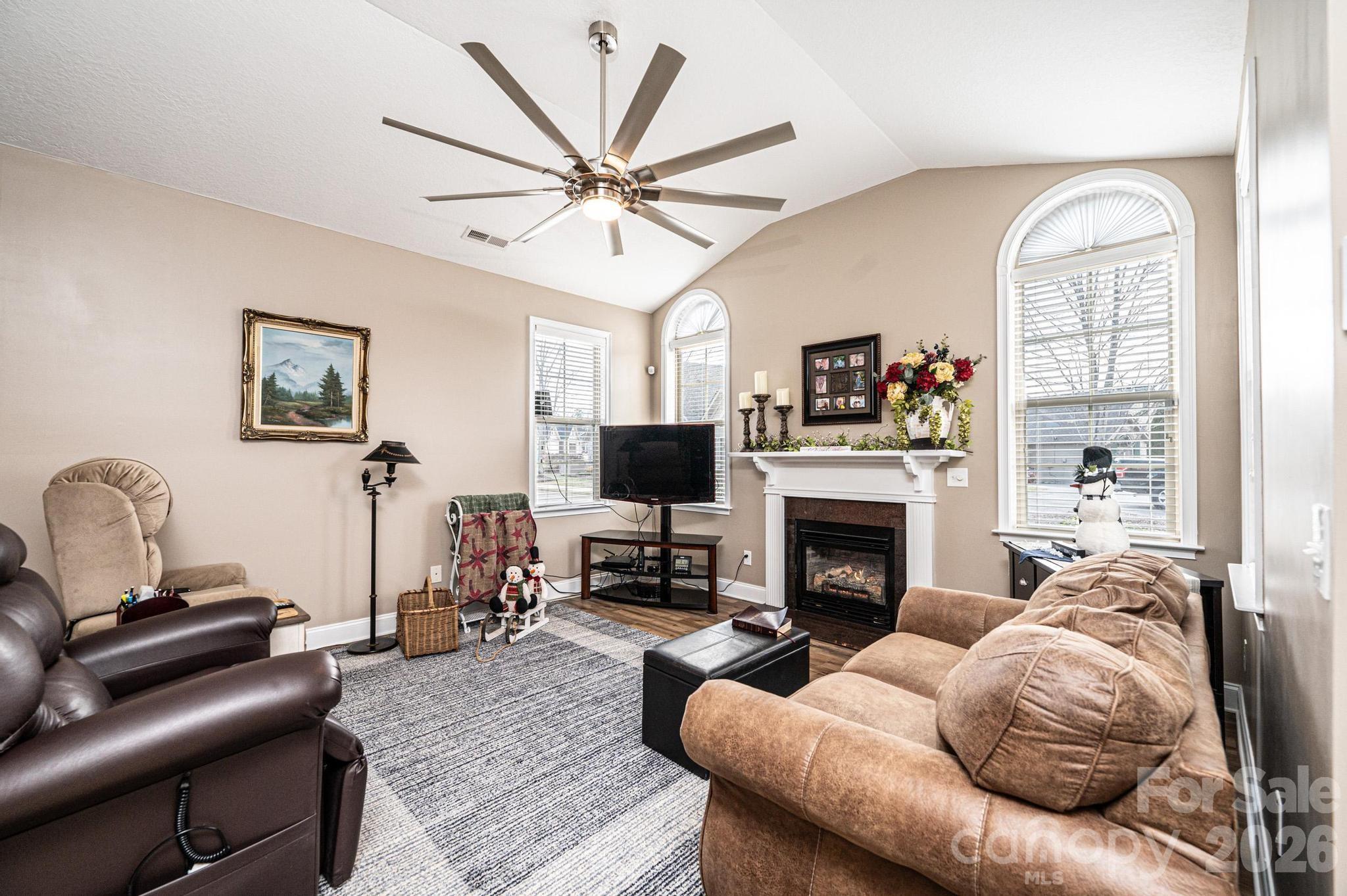 823 Wynnshire Drive #C — Hickory