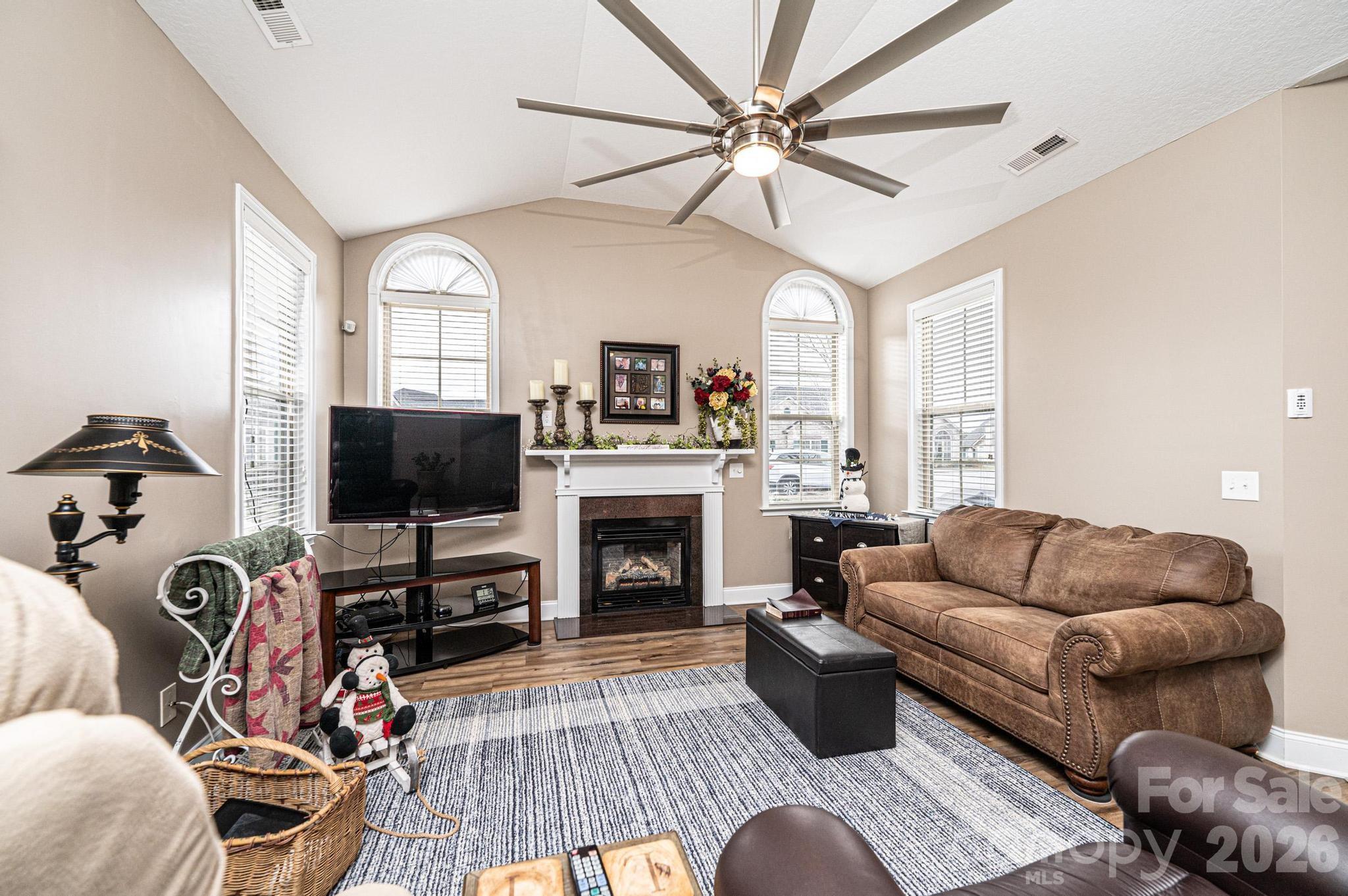 823 Wynnshire Drive #C — Hickory