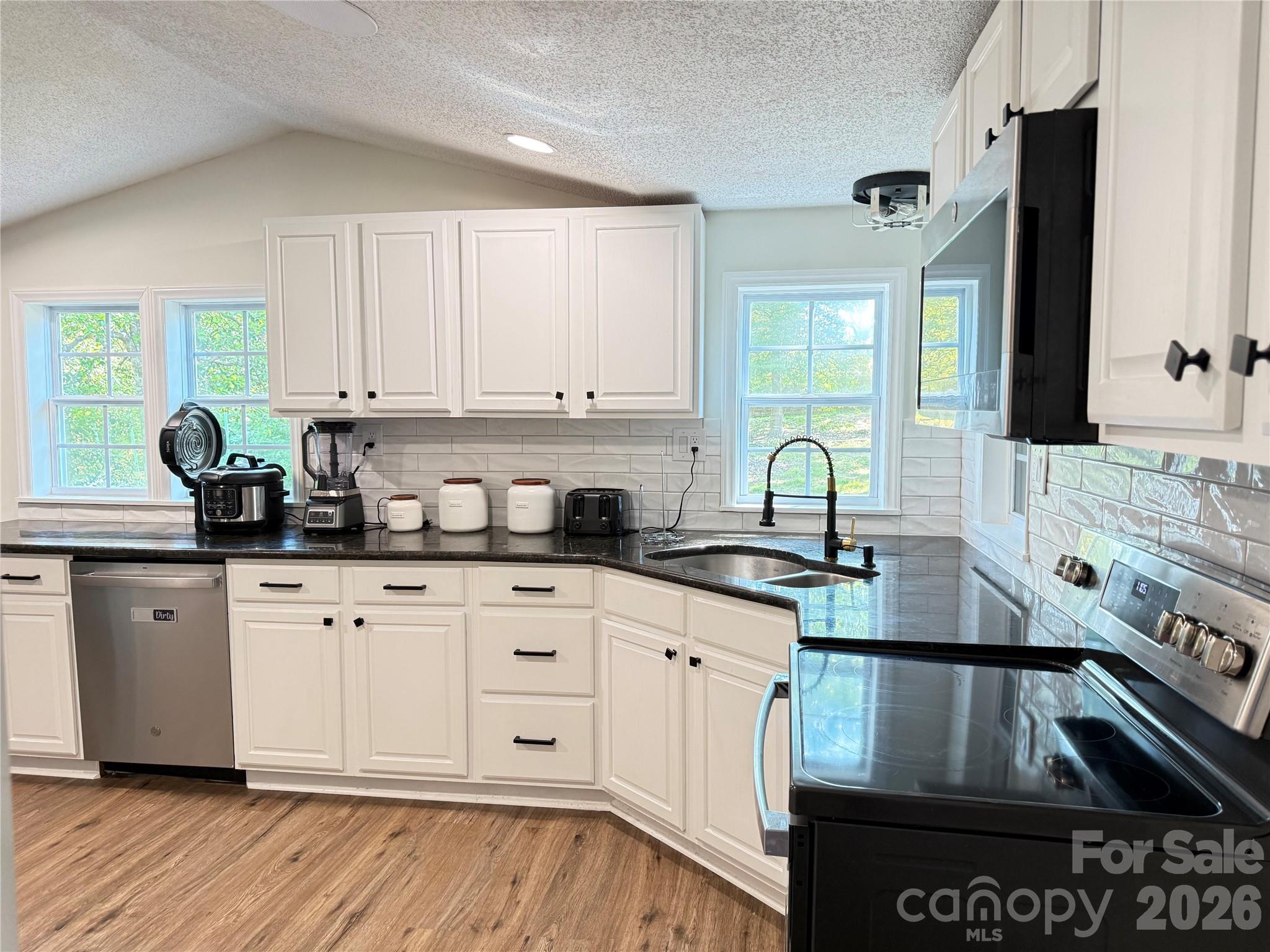 1442 Lee Pearson Road — Lenoir