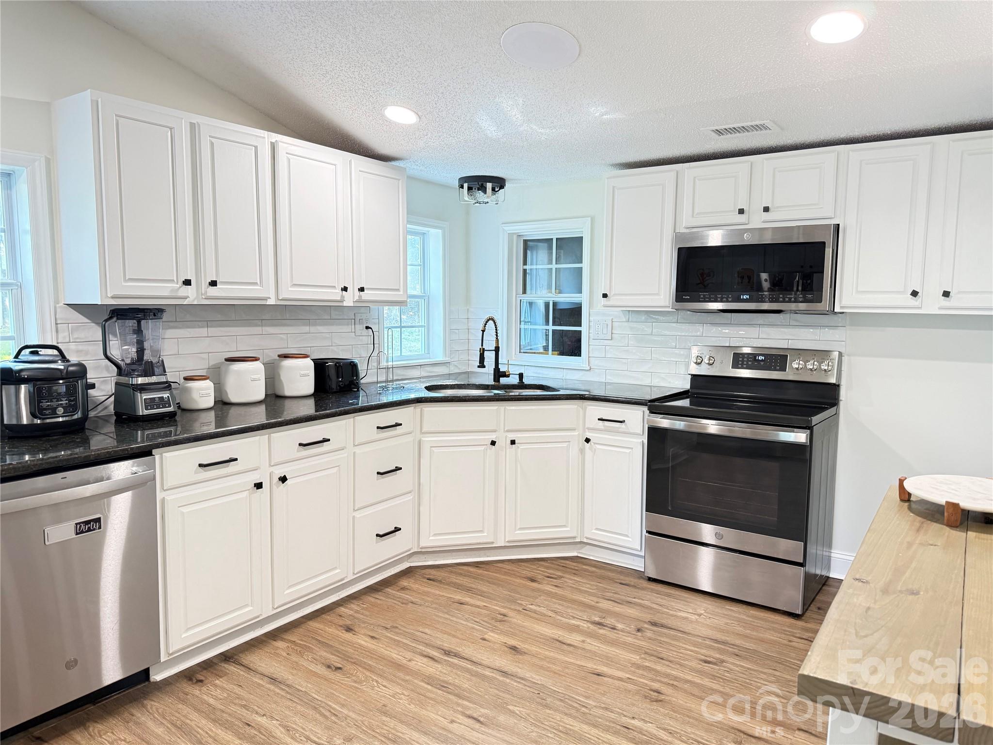 1442 Lee Pearson Road — Lenoir